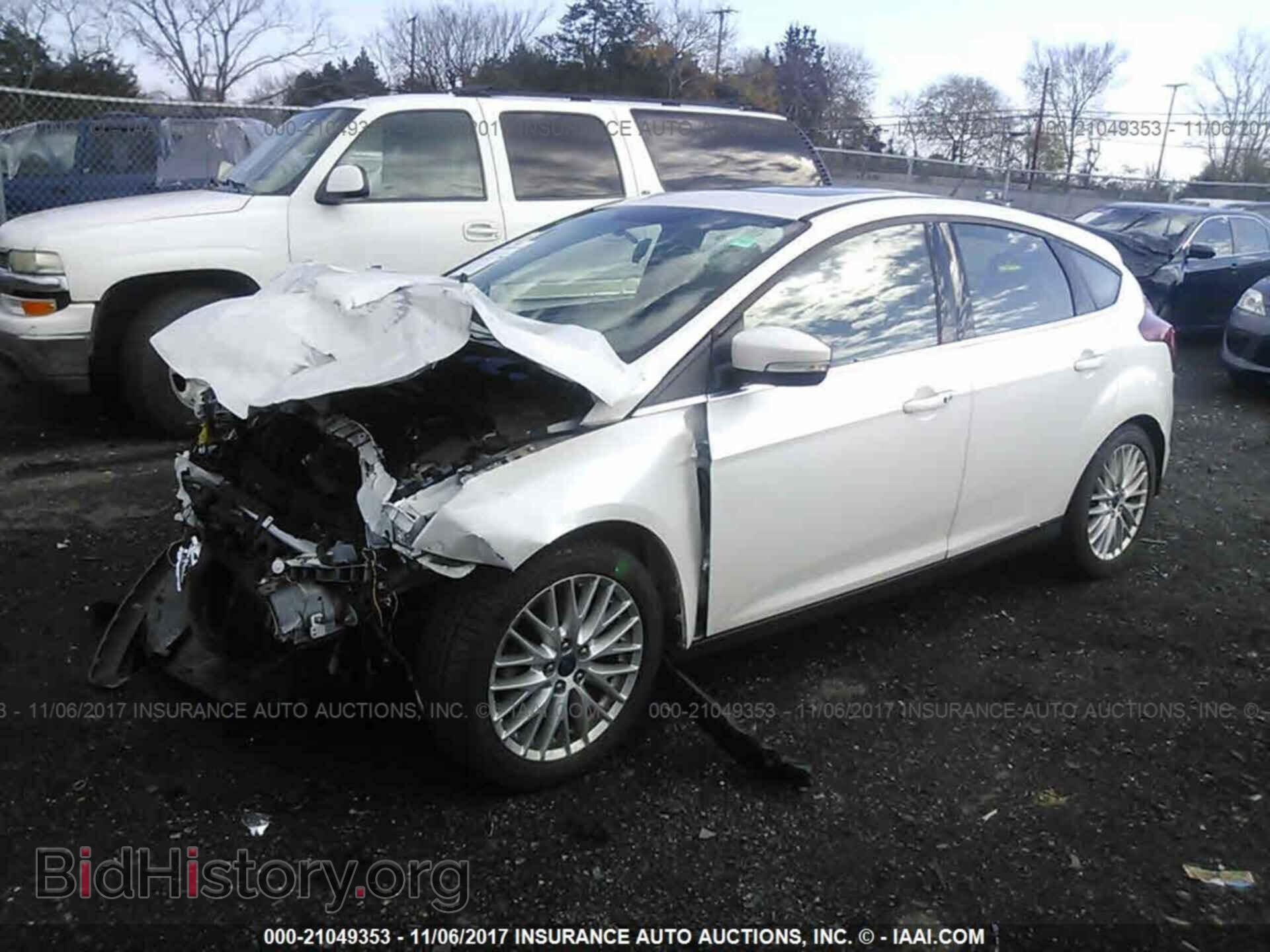 2014 Ford Focus - VIN: 1FADP3N22EL329688 - Фото 2