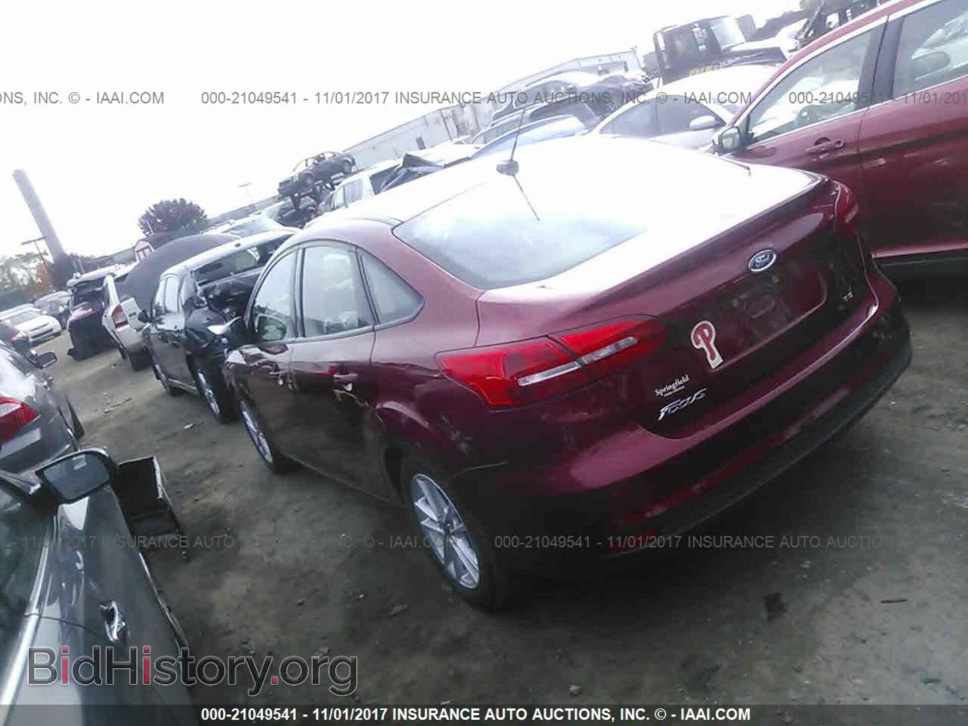 2016 Ford Focus - VIN: 1FADP3F27GL265634 - Photo 3
