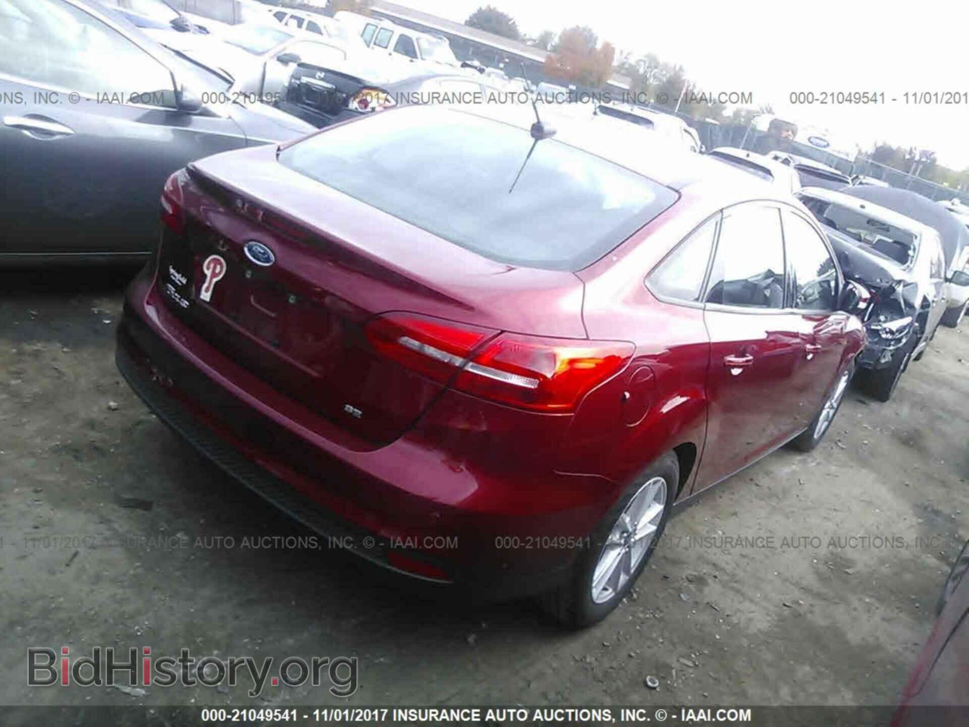 2016 Ford Focus - VIN: 1FADP3F27GL265634 - Photo 4