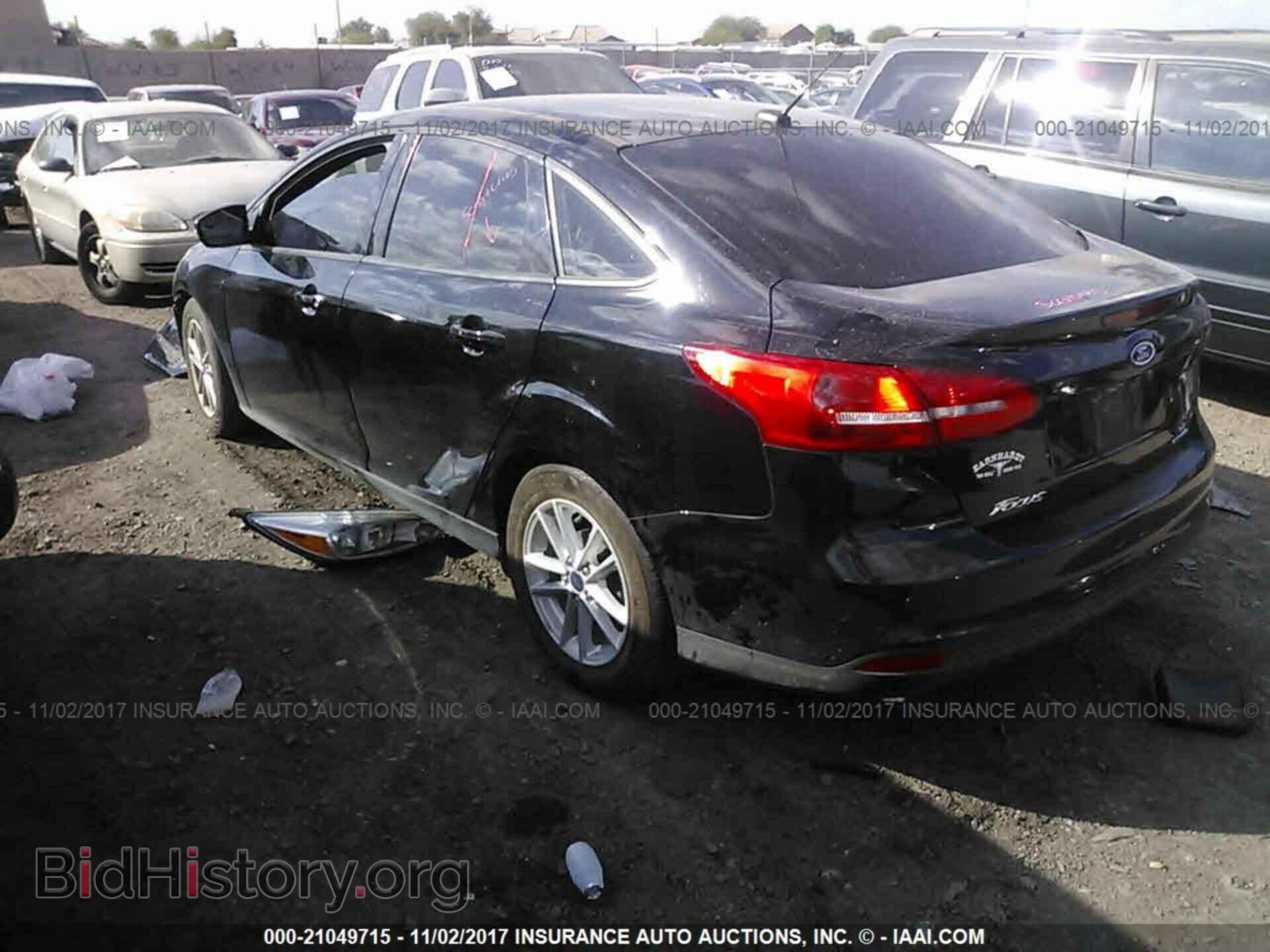 2016 Ford Focus - VIN: 1FADP3F24GL380269 - Photo 3