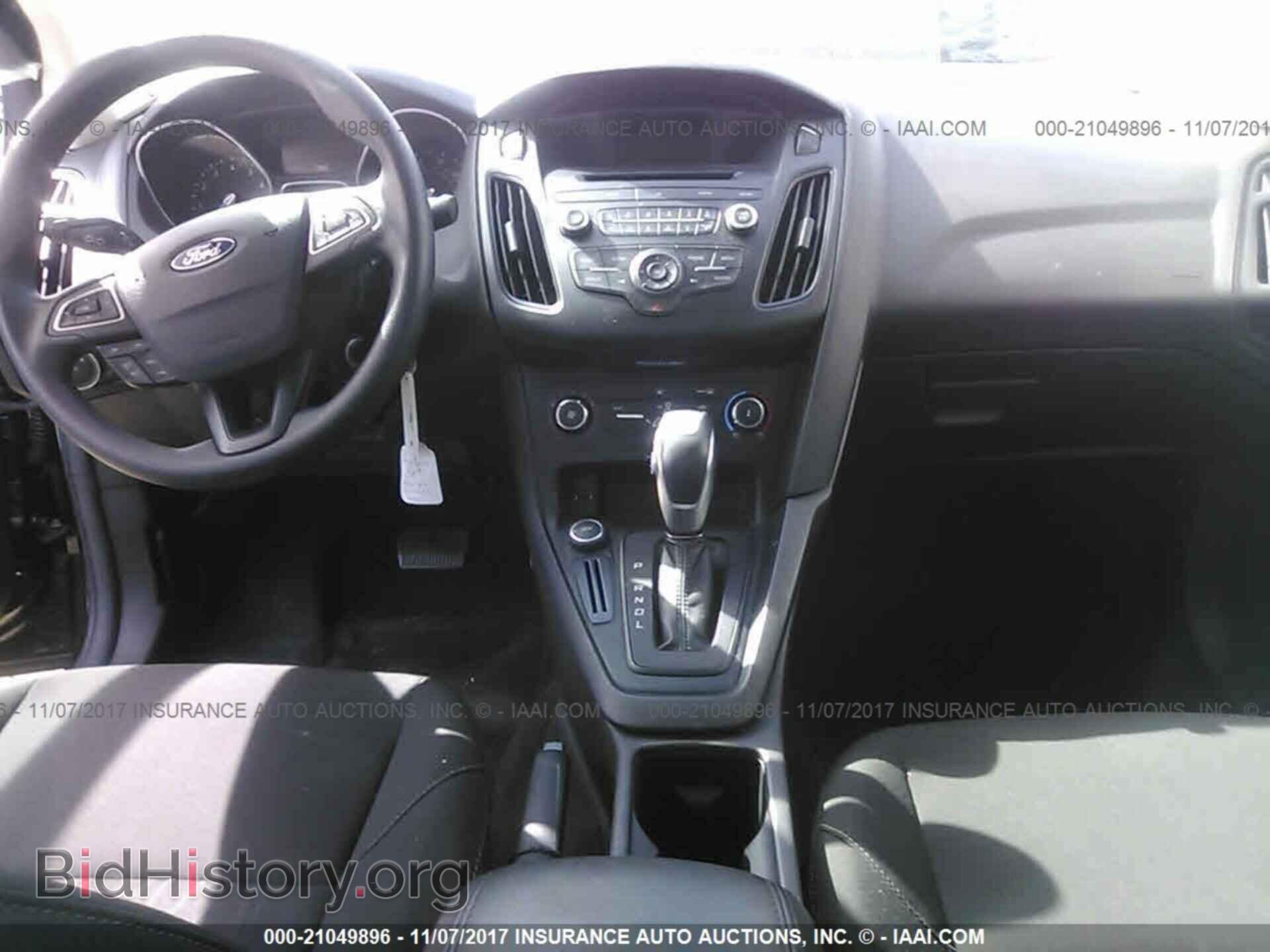 2016 Ford Focus - VIN: 1FADP3F21GL271154 - Photo 5