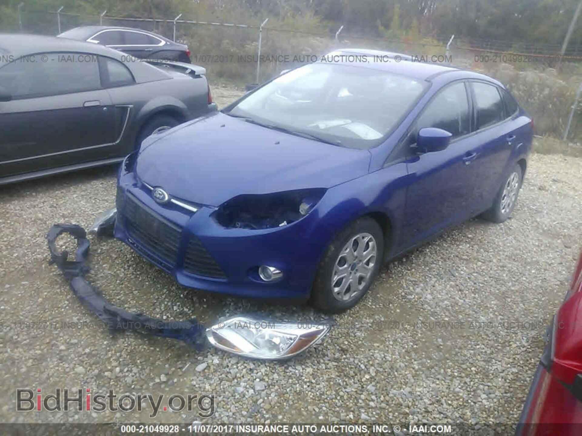 2012 Ford Focus - VIN: 1FAHP3F28CL470942 - Photo 2