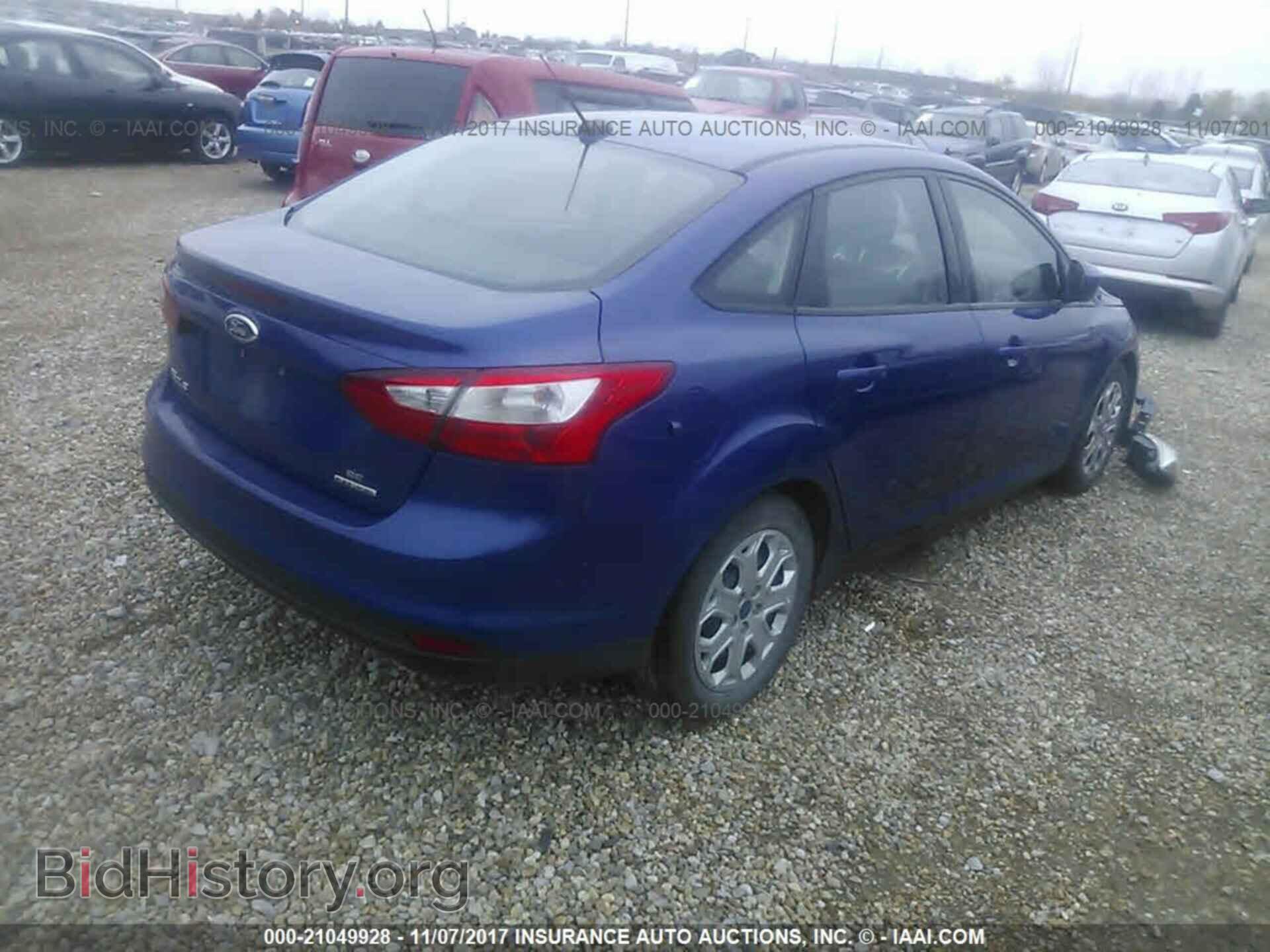 2012 Ford Focus - VIN: 1FAHP3F28CL470942 - Photo 4