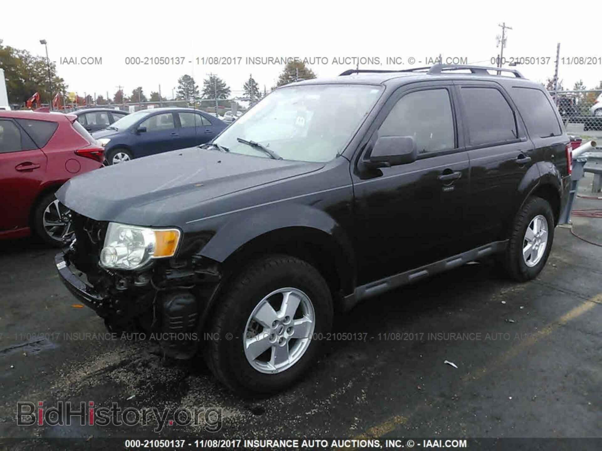 2011 Ford Escape - VIN: 1FMCU0D77BKB02293 - Photo 2
