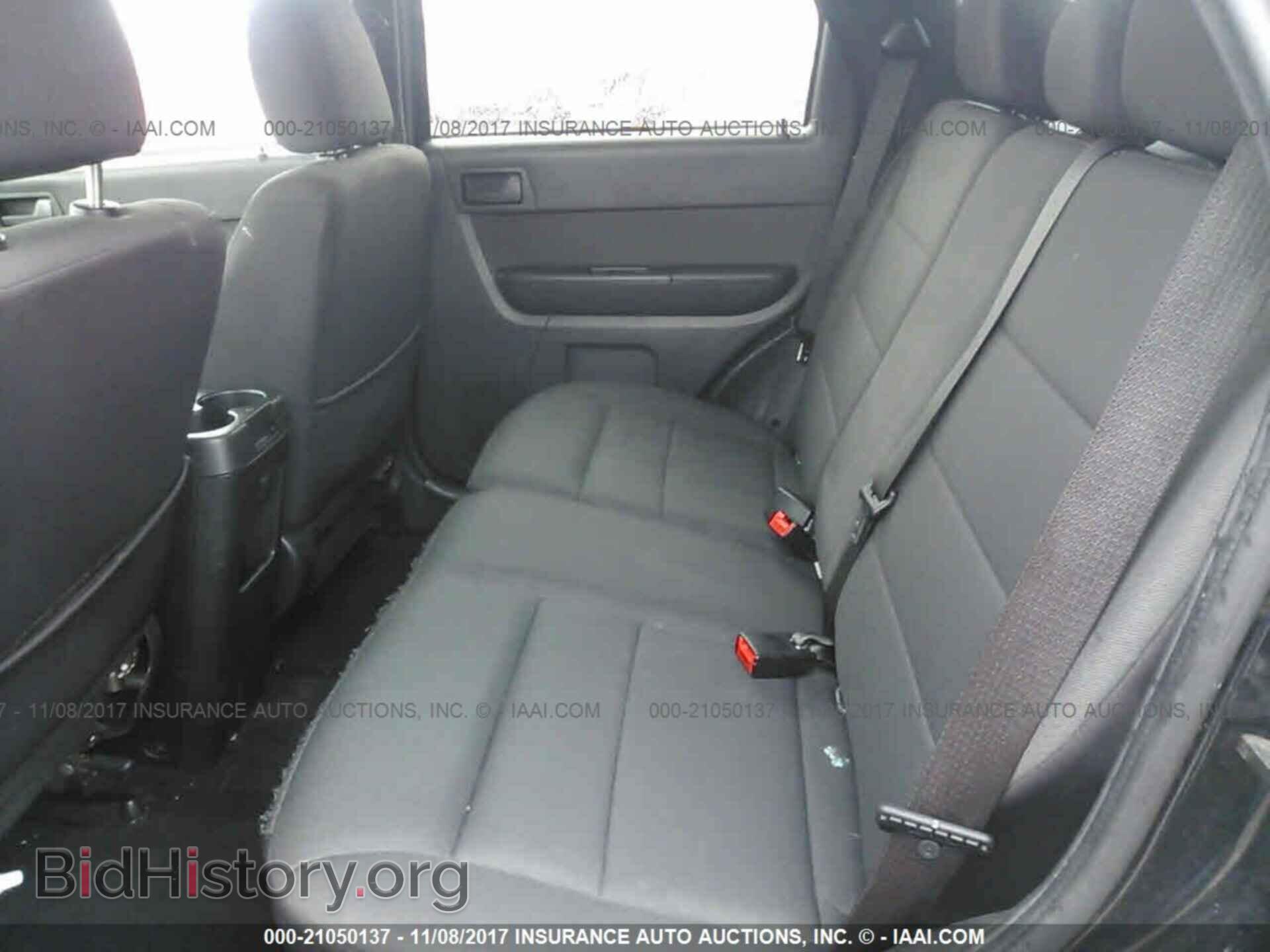 2011 Ford Escape - VIN: 1FMCU0D77BKB02293 - Photo 8