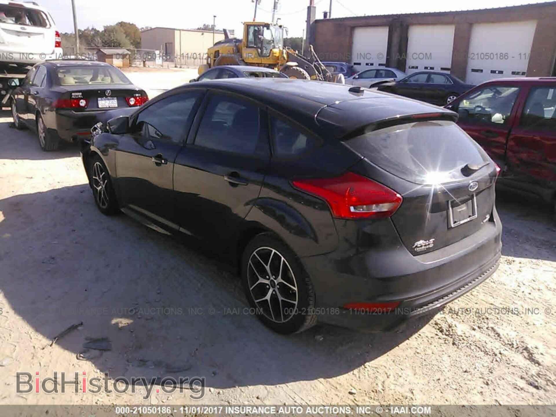 2015 Ford Focus - VIN: 1FADP3K24FL354002 - Photo 3