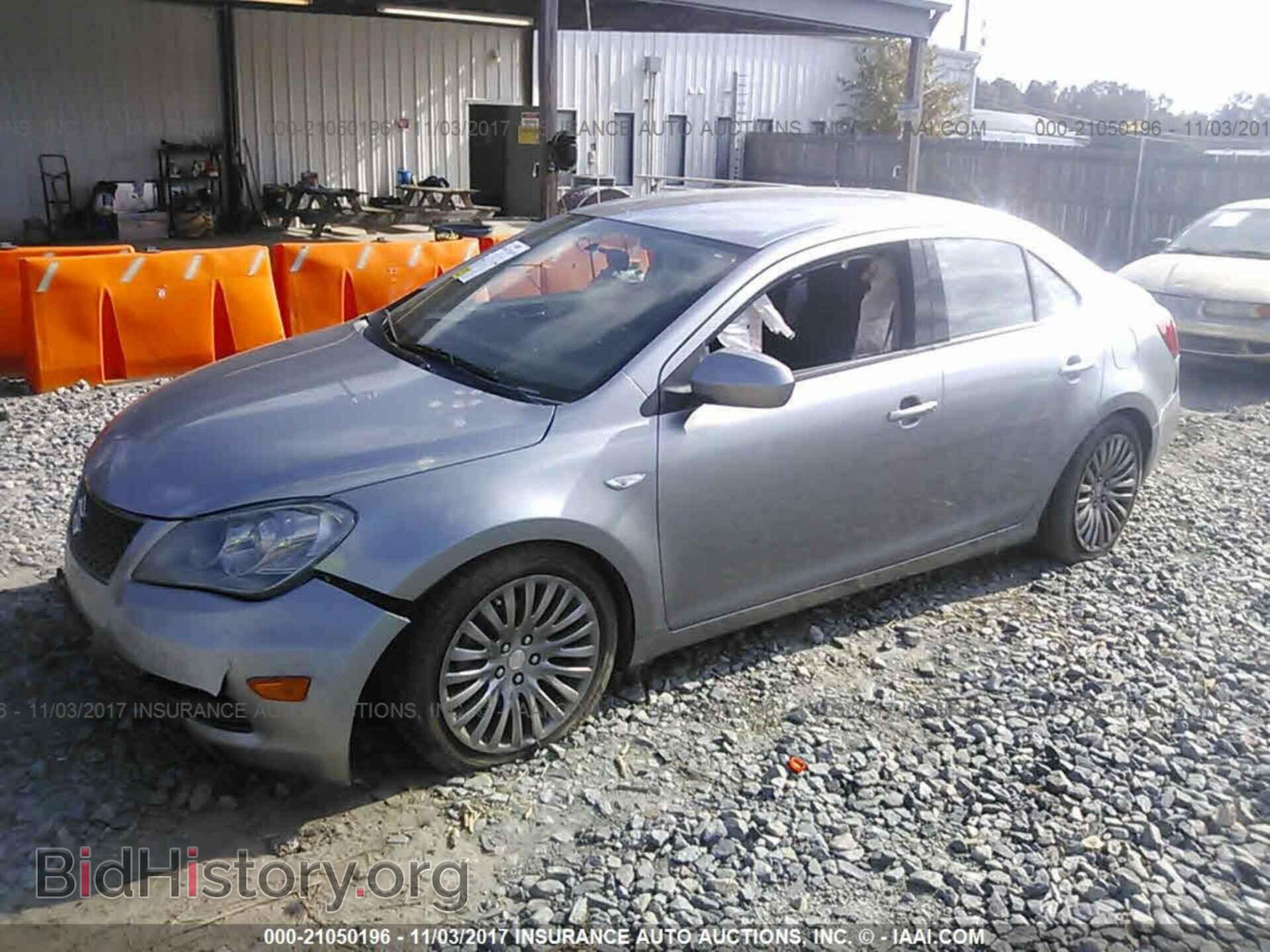 2012 Suzuki Kizashi - VIN: JS2RF9A38C6100048 - Фото 2