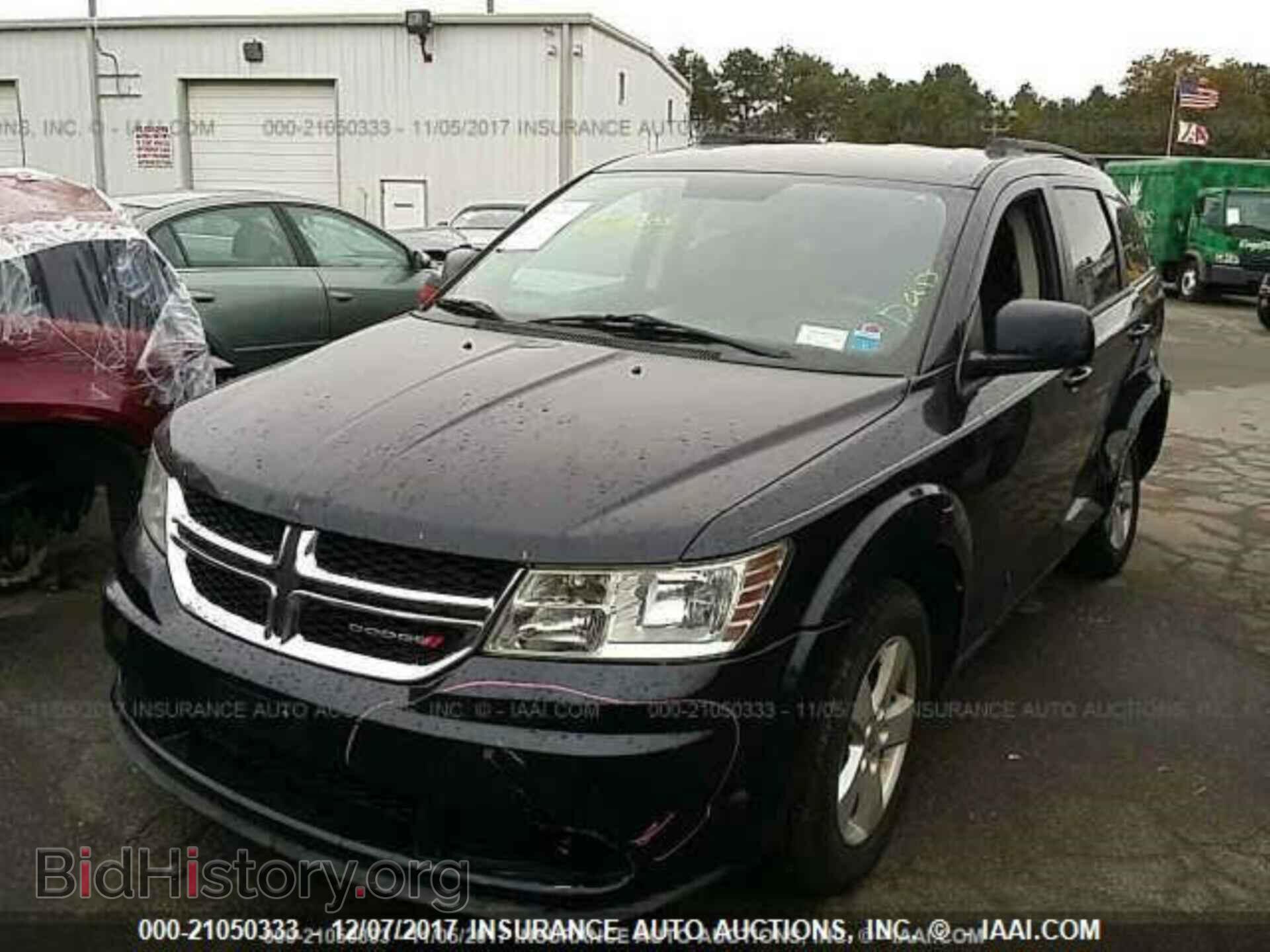 2011 Dodge Journey - VIN: 3D4PH1FG5BT516879 - Photo 2