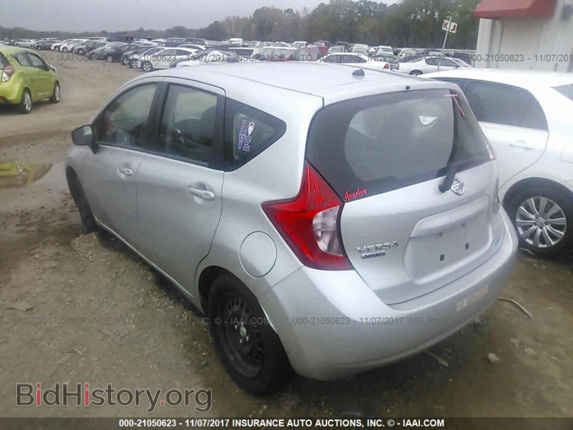2015 Nissan Versa note - VIN: 3N1CE2CP7FL374008 - Photo 3