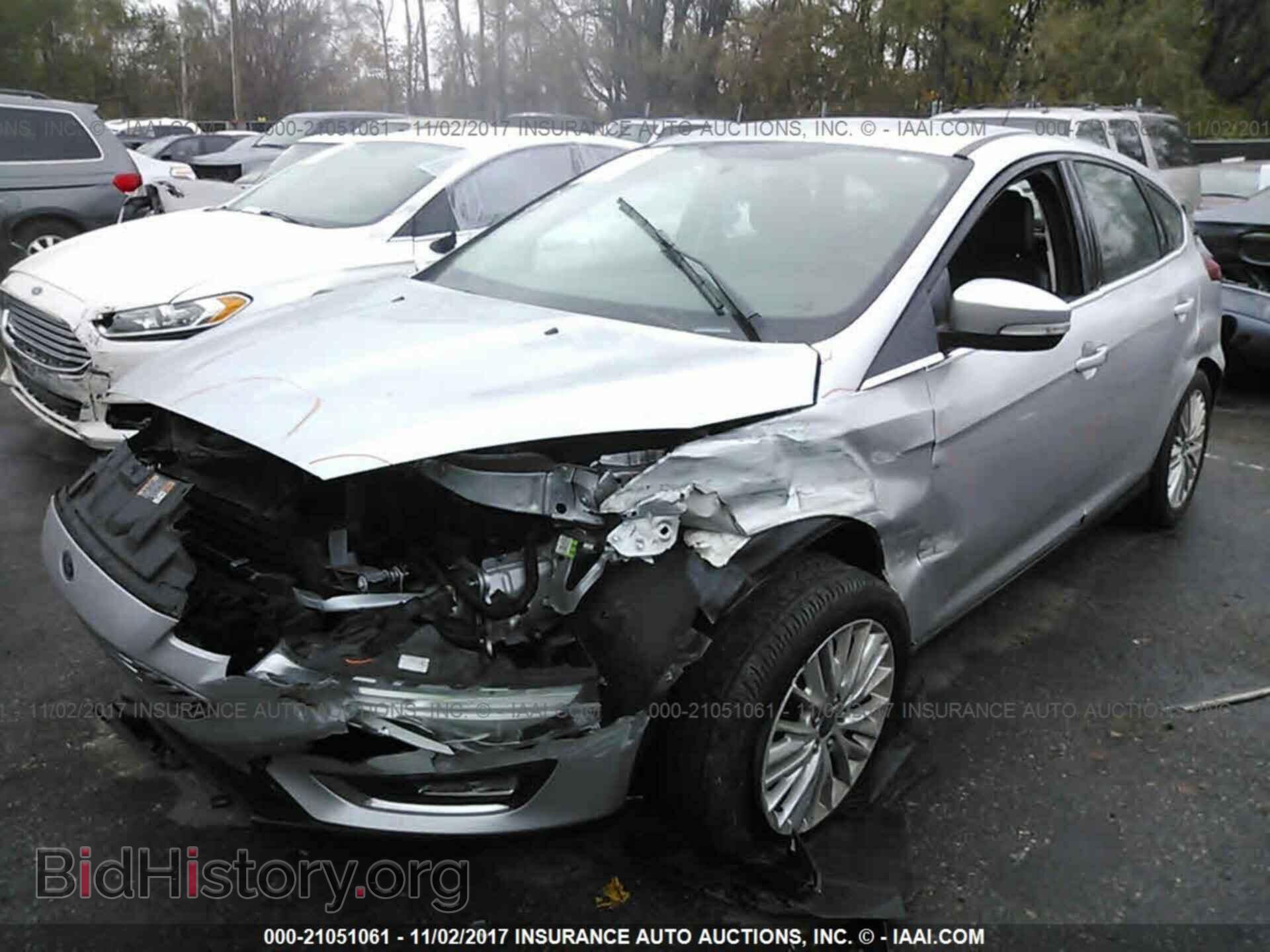 2016 Ford Focus - VIN: 1FADP3N29GL226108 - Фото 2