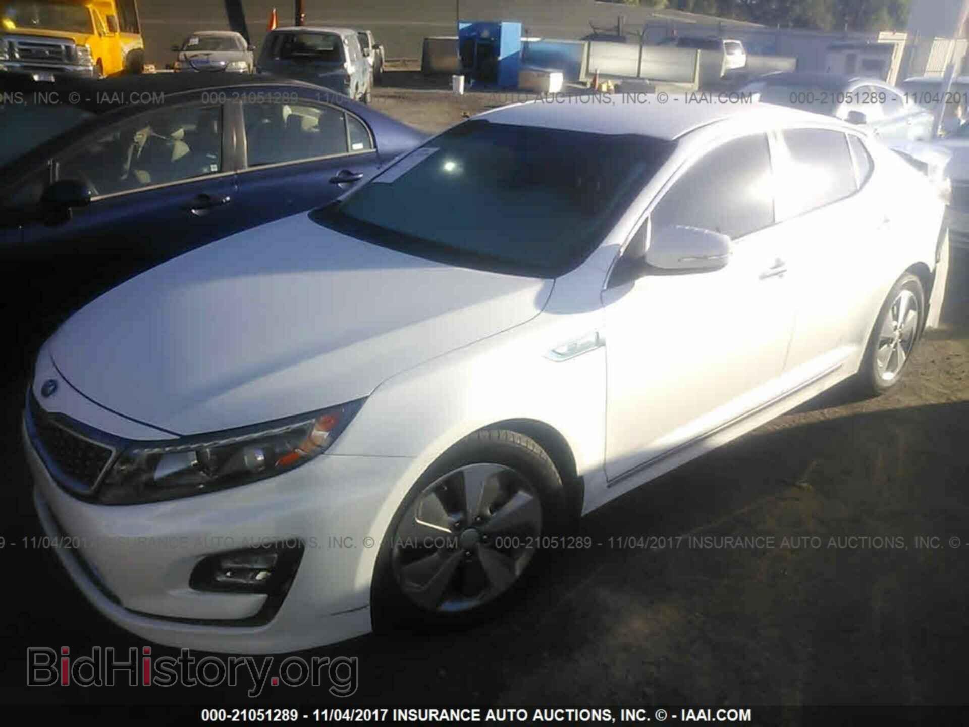 2015 Kia Optima - VIN: KNAGN4AD8F5087762 - Photo 2