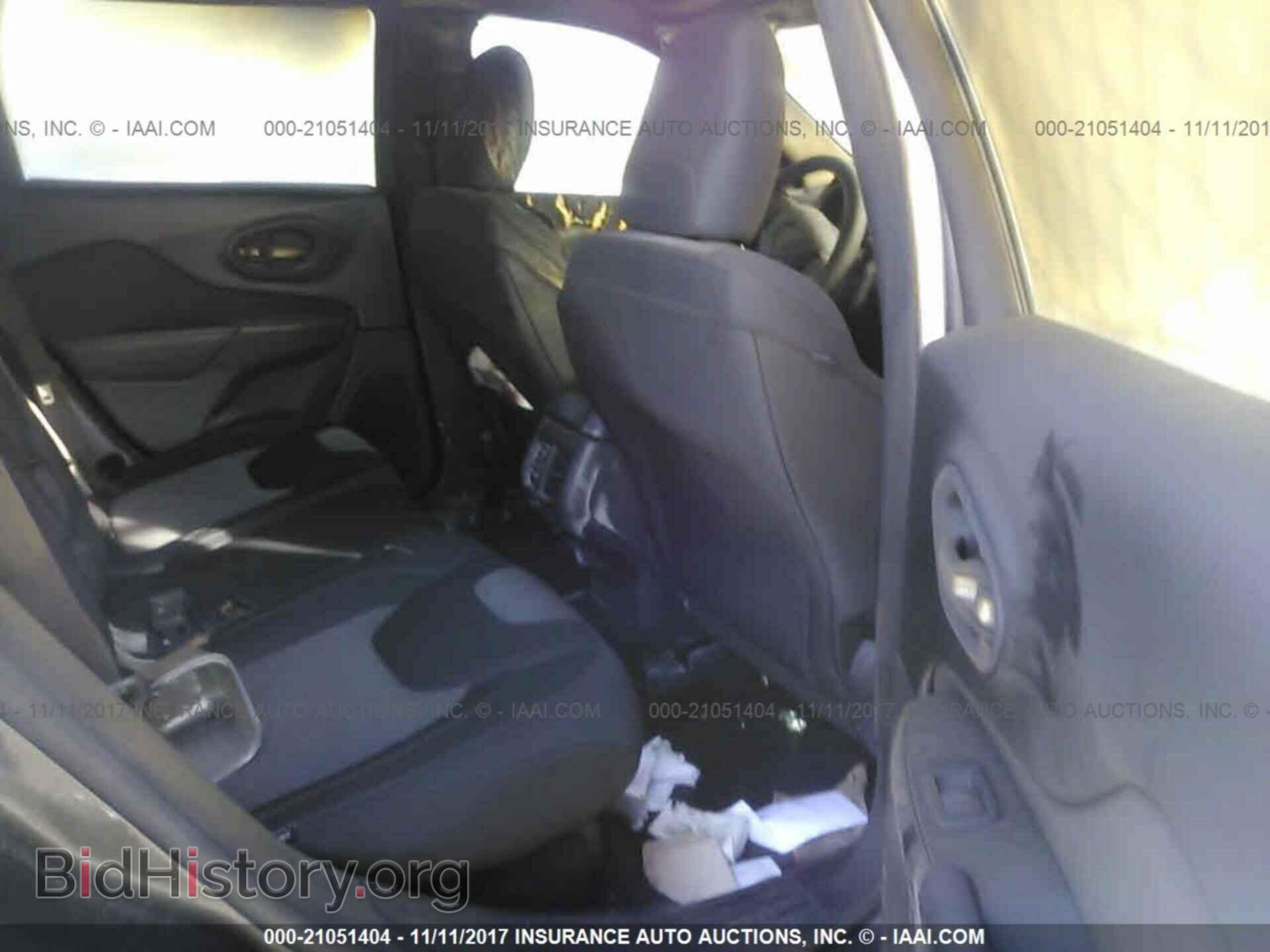2014 Jeep Cherokee - VIN: 1C4PJLCB2EW170729 - Photo 8