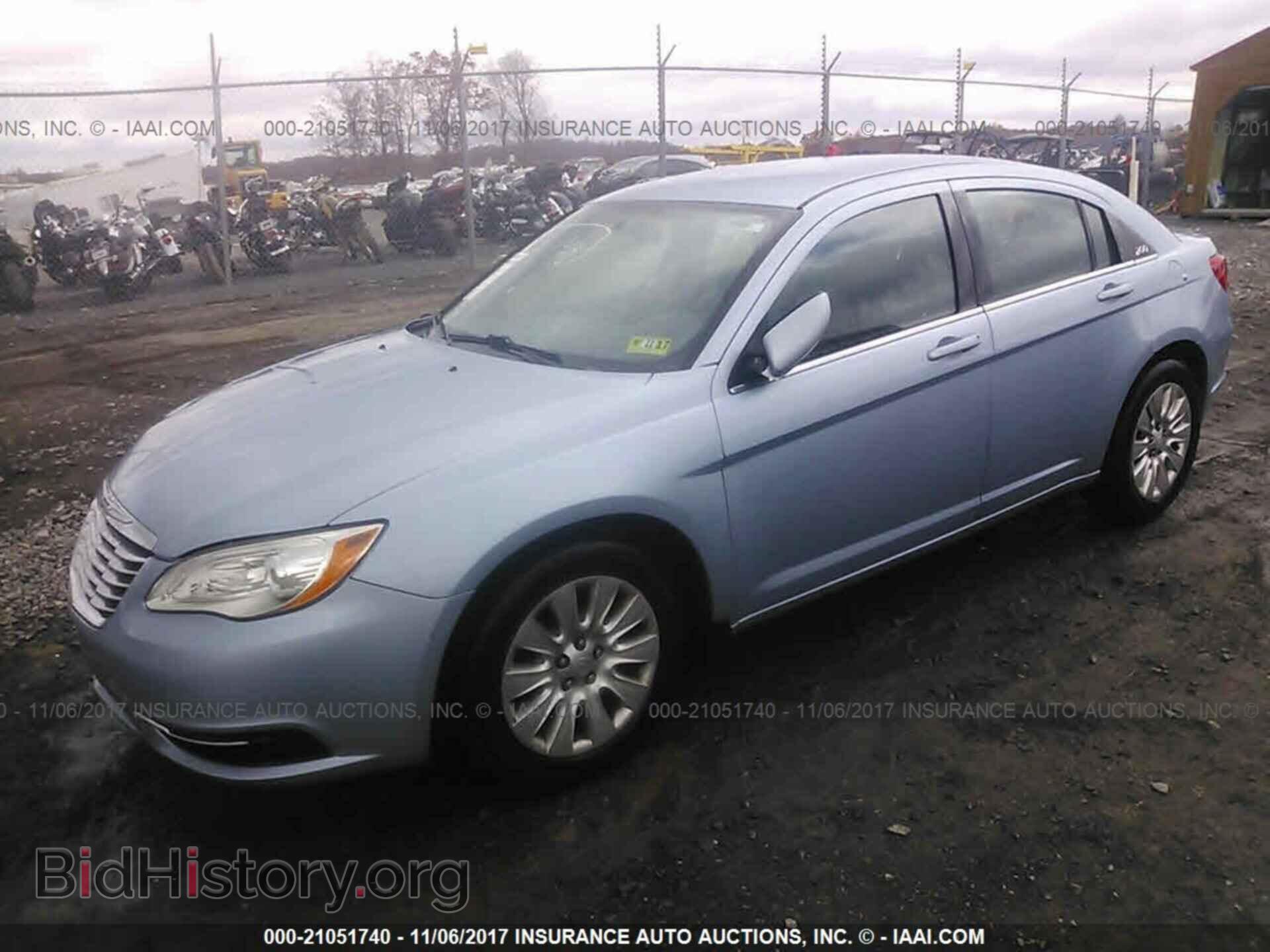 2013 Chrysler 200 - VIN: 1C3CCBAB3DN606356 - Photo 2