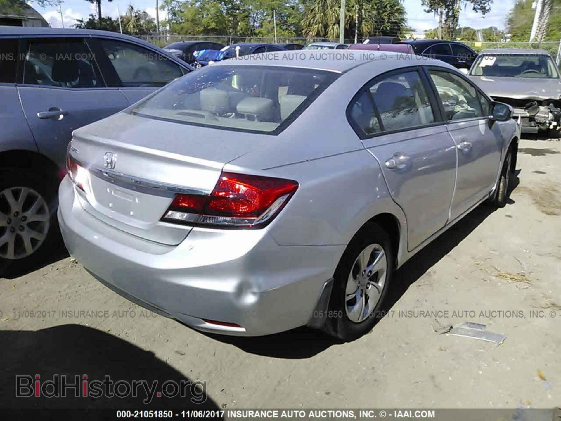 2014 Honda Civic - VIN: 19XFB2F50EE024560 - Photo 4