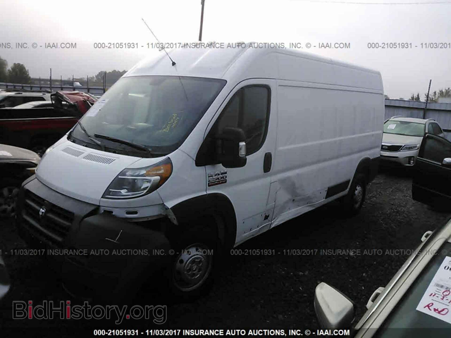 2017 Ram Promaster 2500 - VIN: 3C6TRVDGXHE536715 - Фото 2