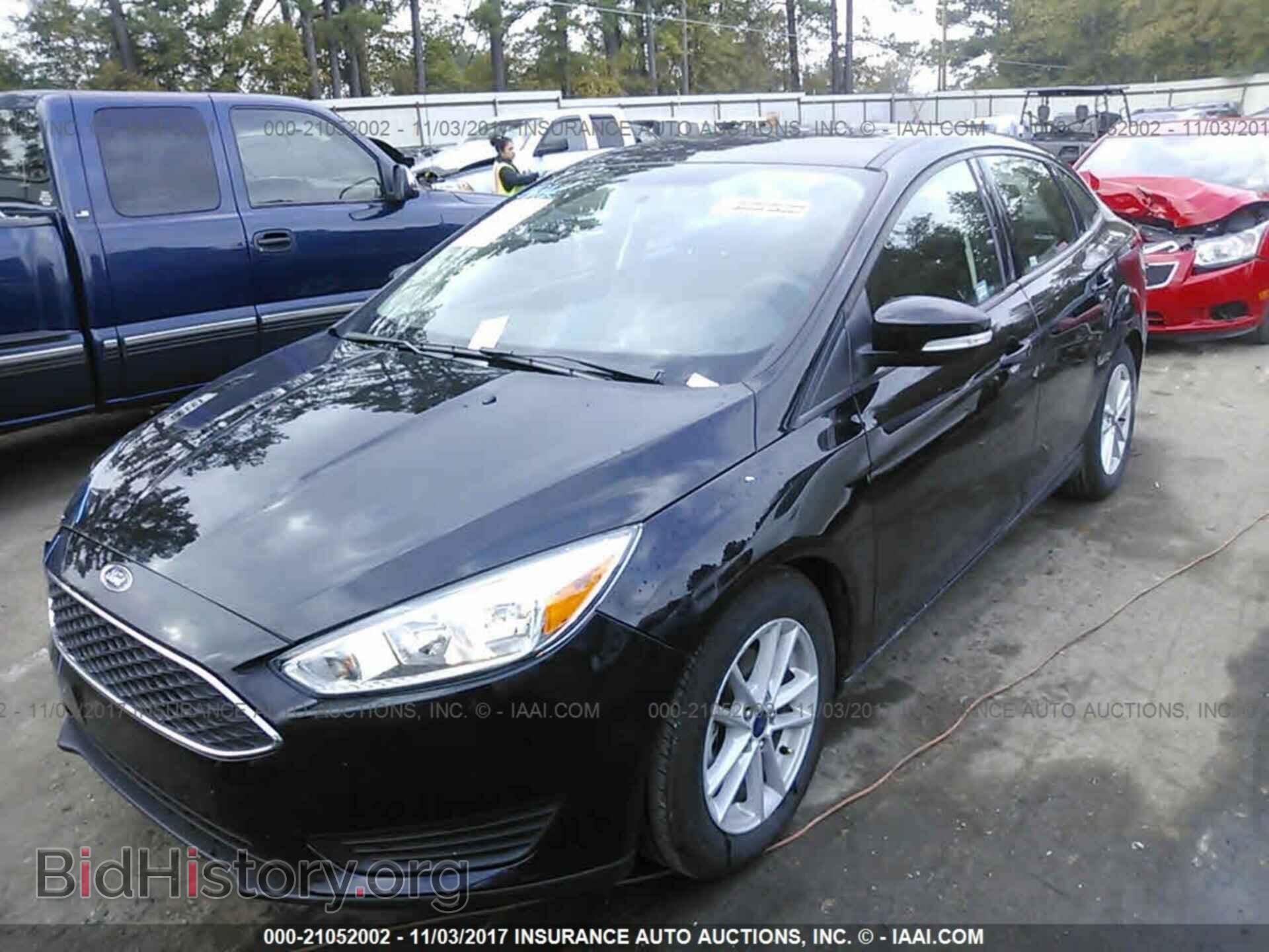 2017 Ford Focus - VIN: 1FADP3F23HL231675 - Photo 2