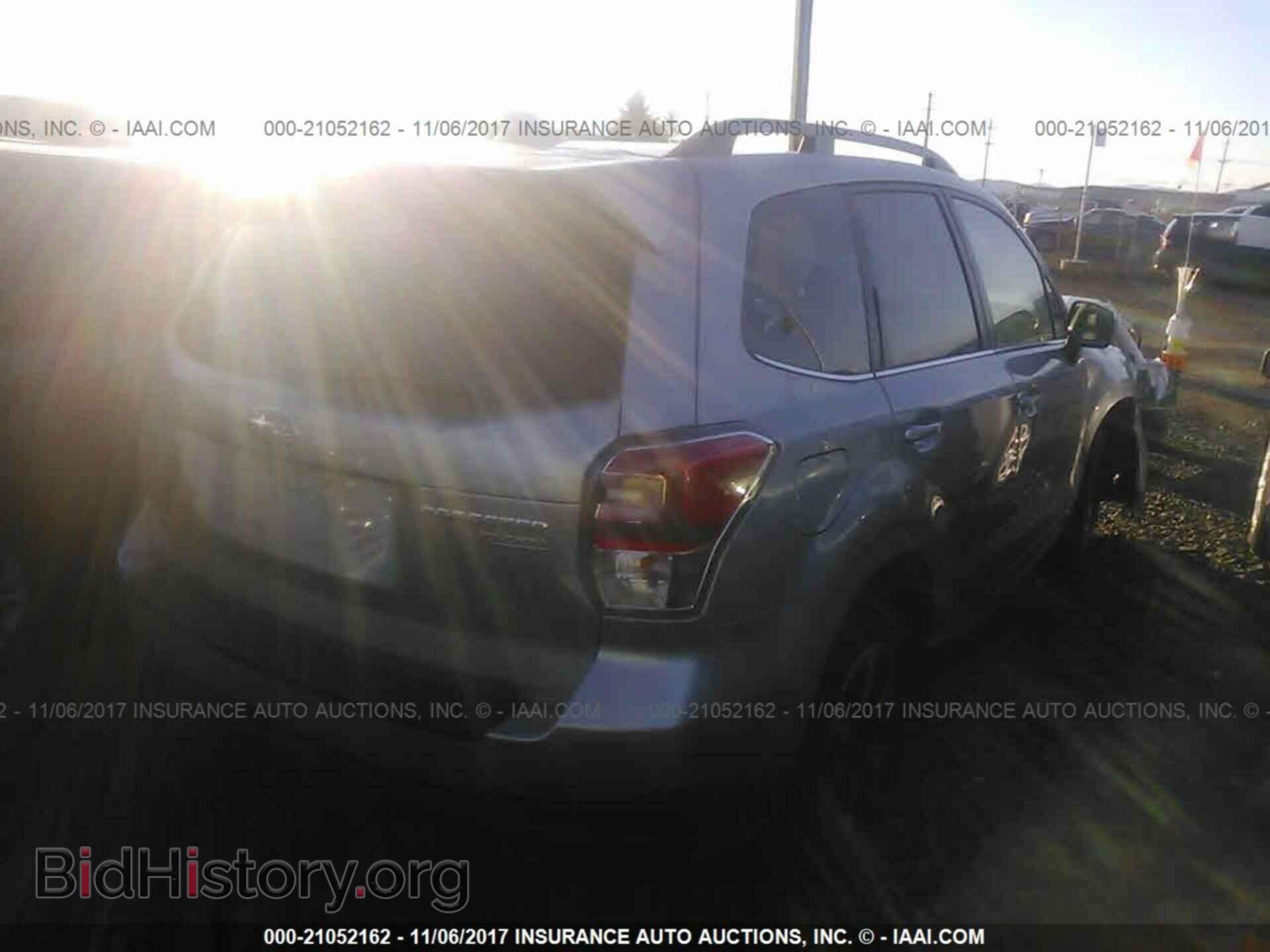 2017 Subaru Forester - VIN: JF2SJAJC7HH575585 - Photo 4