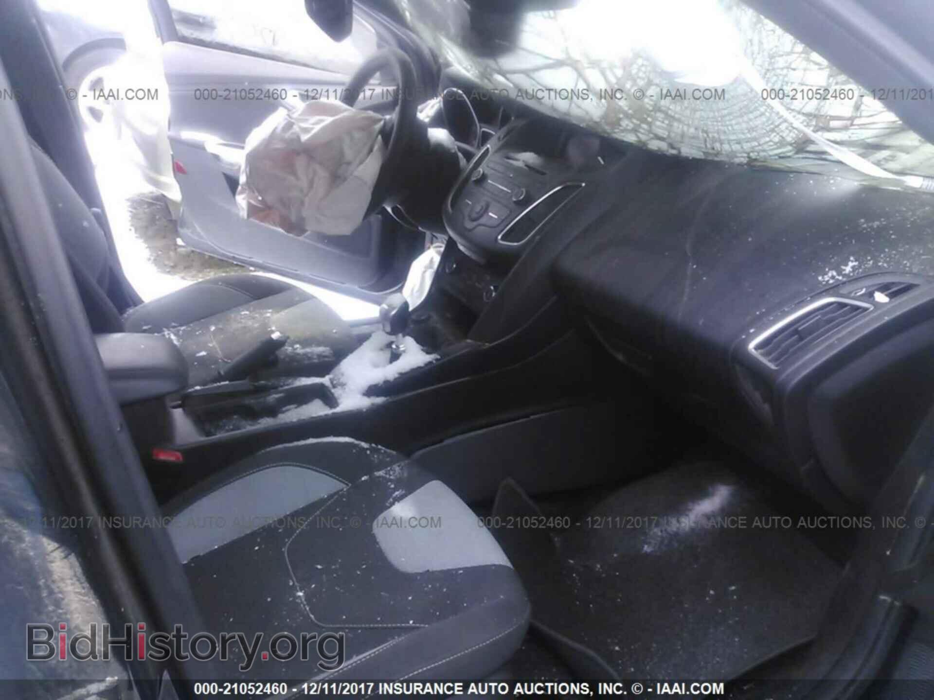 2015 Ford Focus - VIN: 1FADP3L99FL355755 - Photo 5