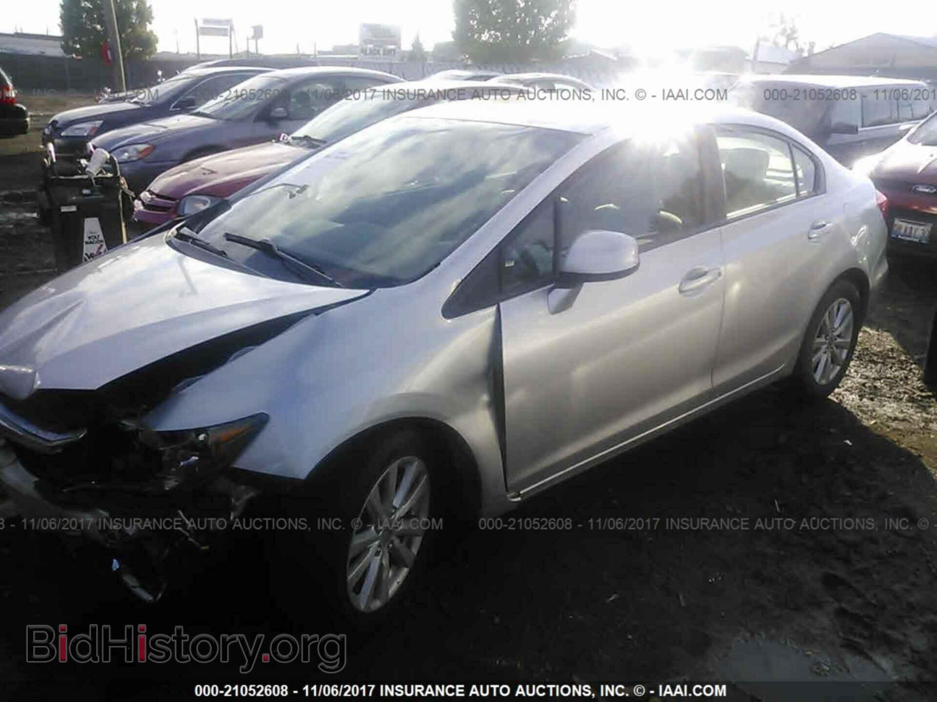 2012 Honda Civic - VIN: 2HGFB2F87CH310502 - Фото 2