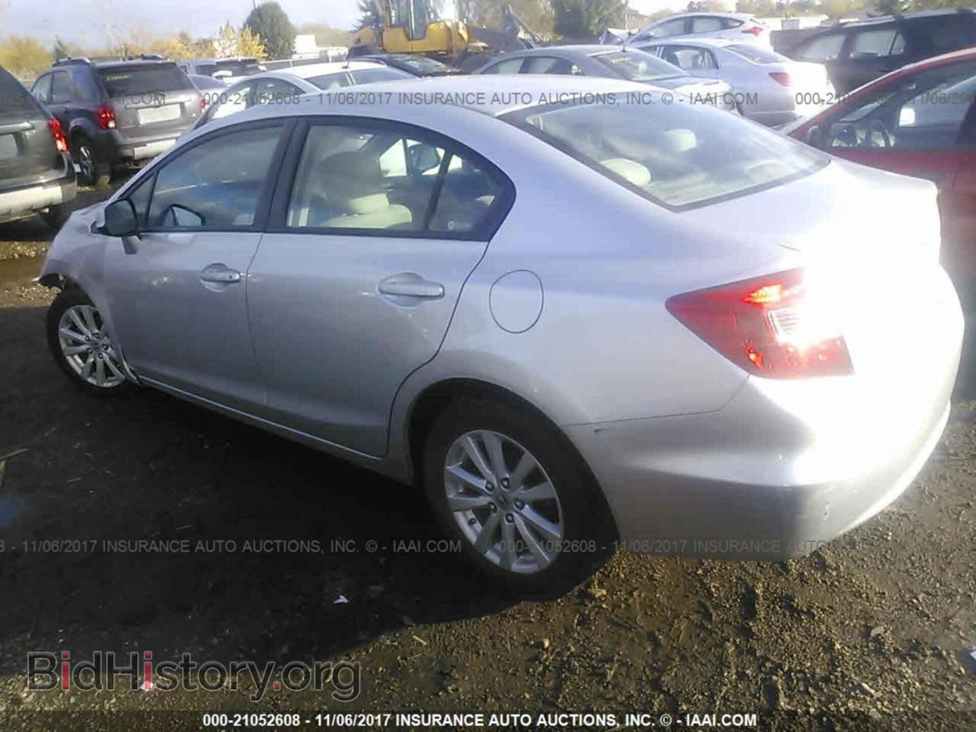 2012 Honda Civic - VIN: 2HGFB2F87CH310502 - Фото 3