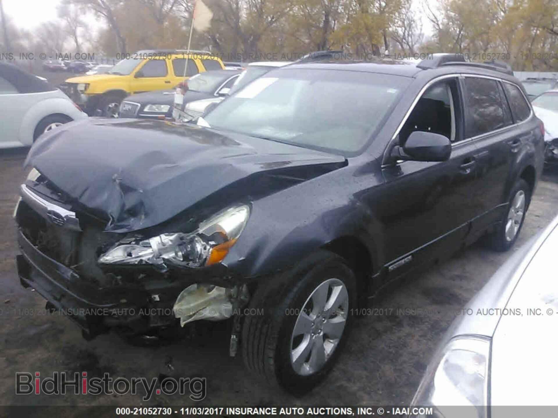 2011 Subaru Outback - VIN: 4S4BRBCC2B3328839 - Фото 2