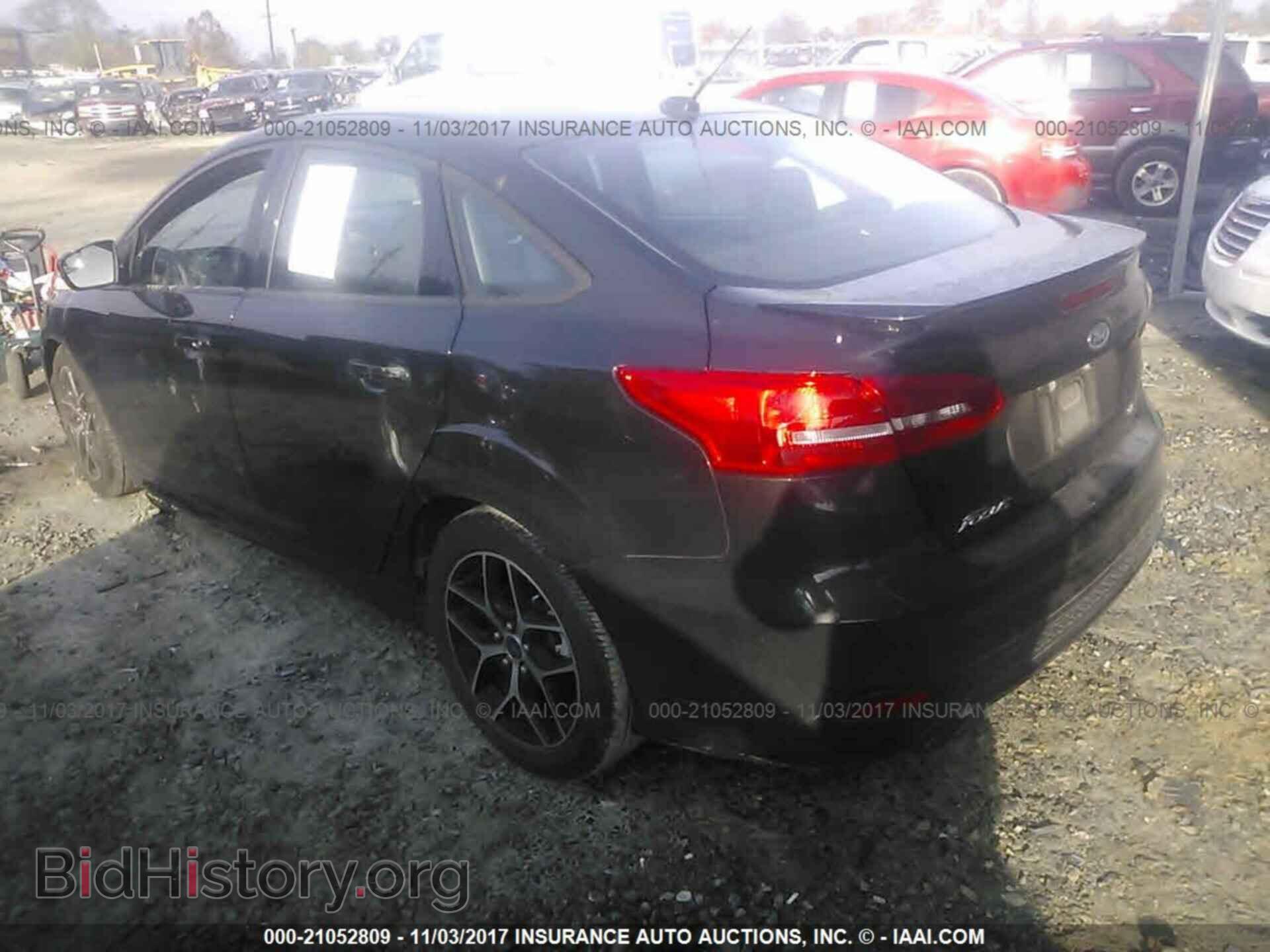2015 Ford Focus - VIN: 1FADP3F2XFL346173 - Photo 3