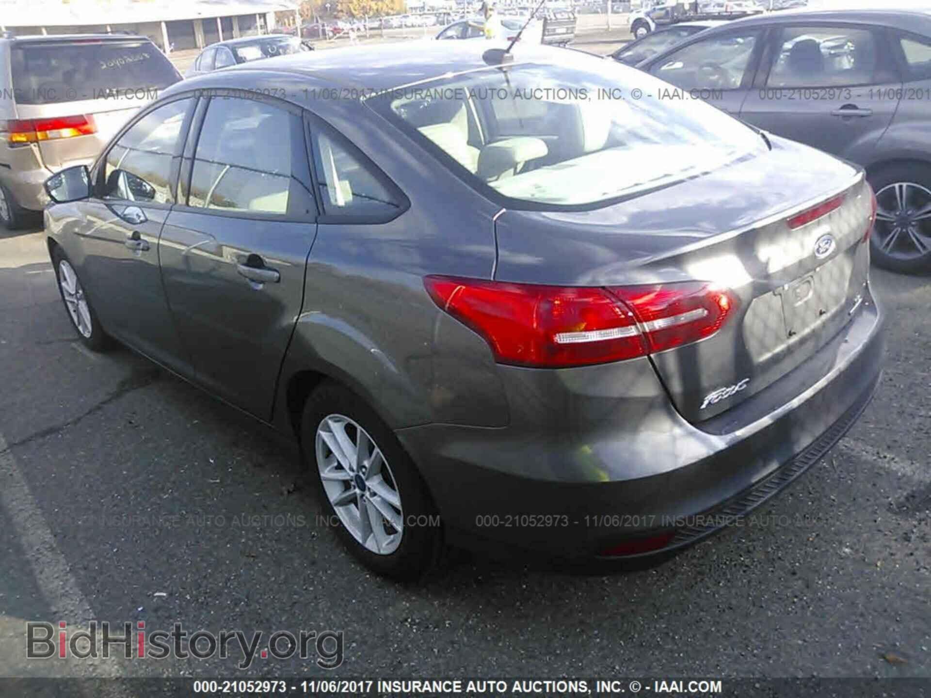 2016 Ford Focus - VIN: 1FADP3F29GL390070 - Photo 3