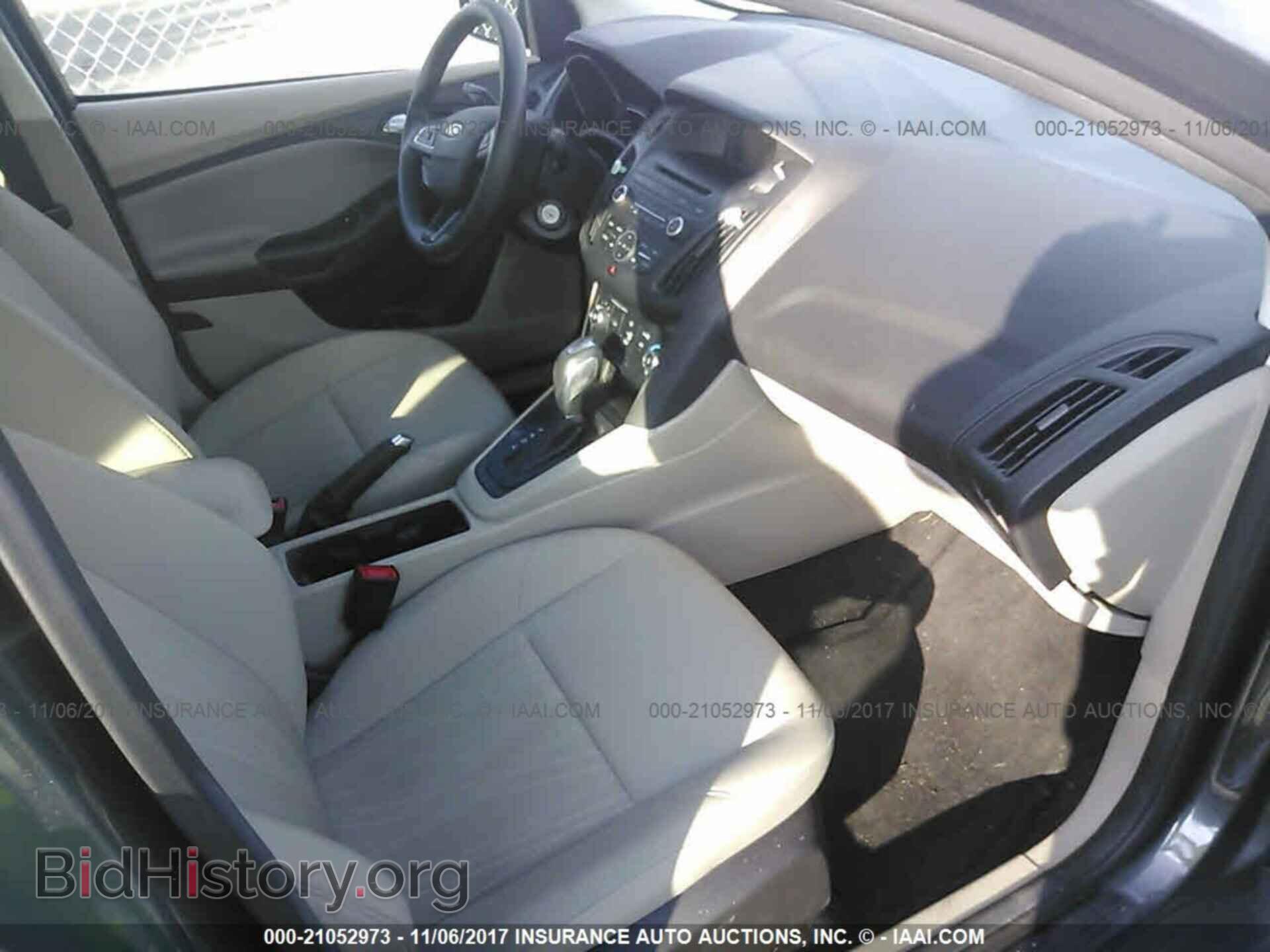 2016 Ford Focus - VIN: 1FADP3F29GL390070 - Photo 5