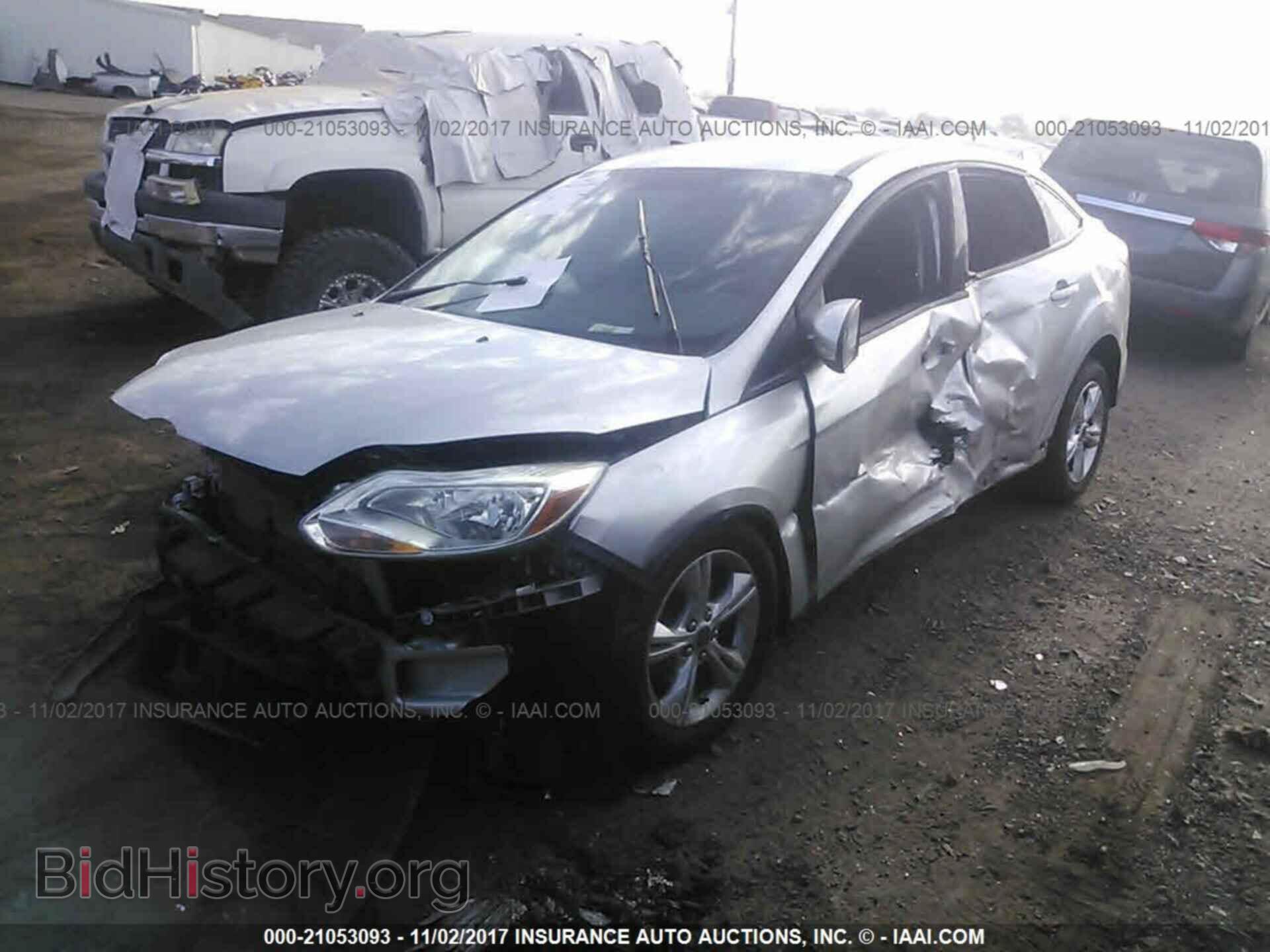 2013 Ford Focus - VIN: 1FADP3F27DL247100 - Фото 2