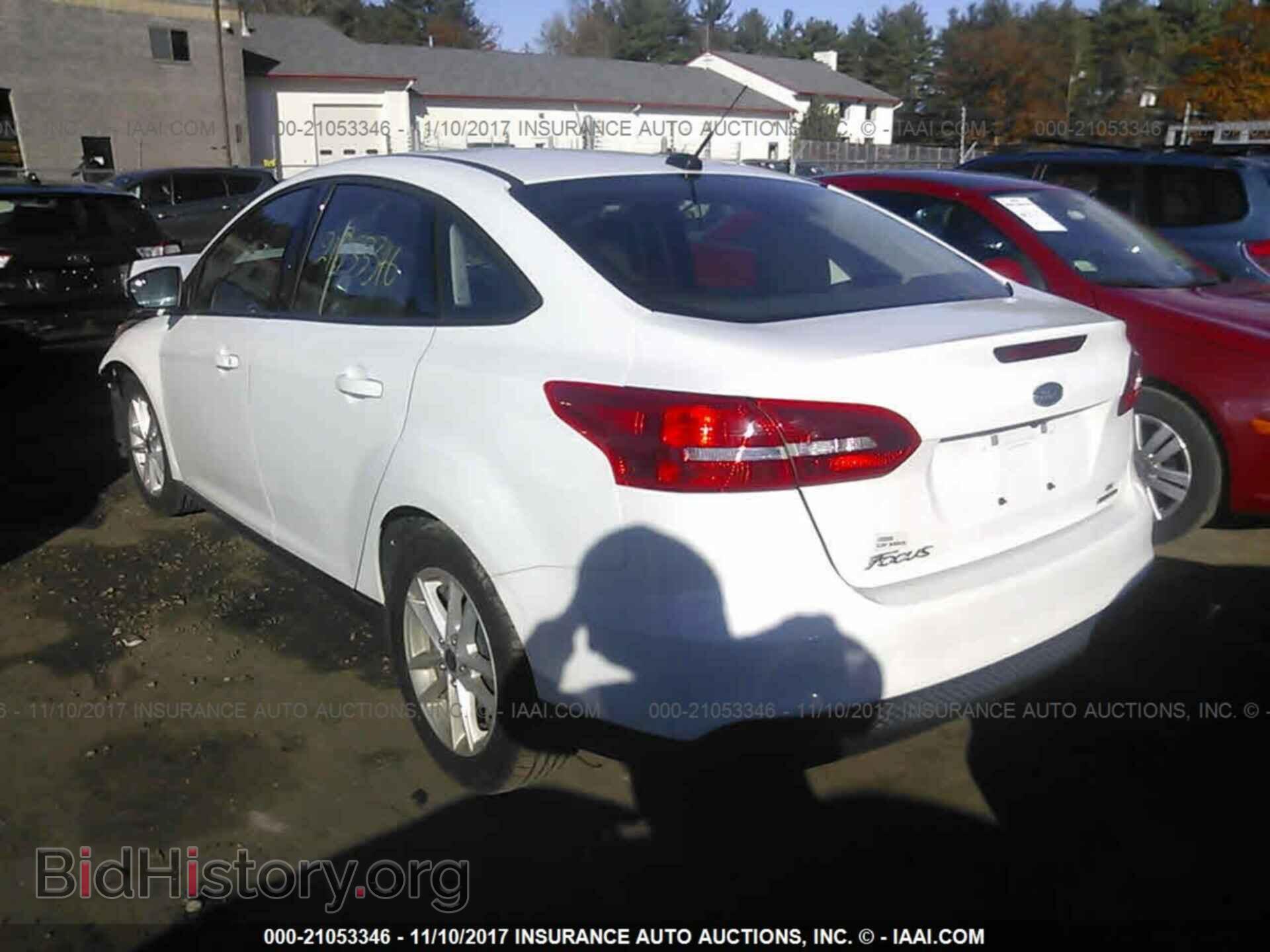 2015 Ford Focus - VIN: 1FADP3F23FL204019 - Photo 3