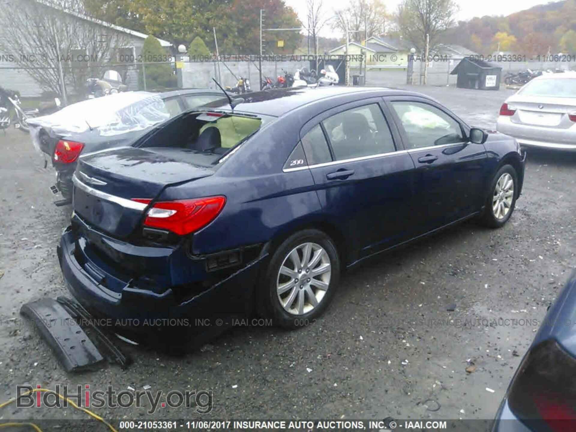 2013 Chrysler 200 - VIN: 1C3CCBBB7DN654795 - Photo 4