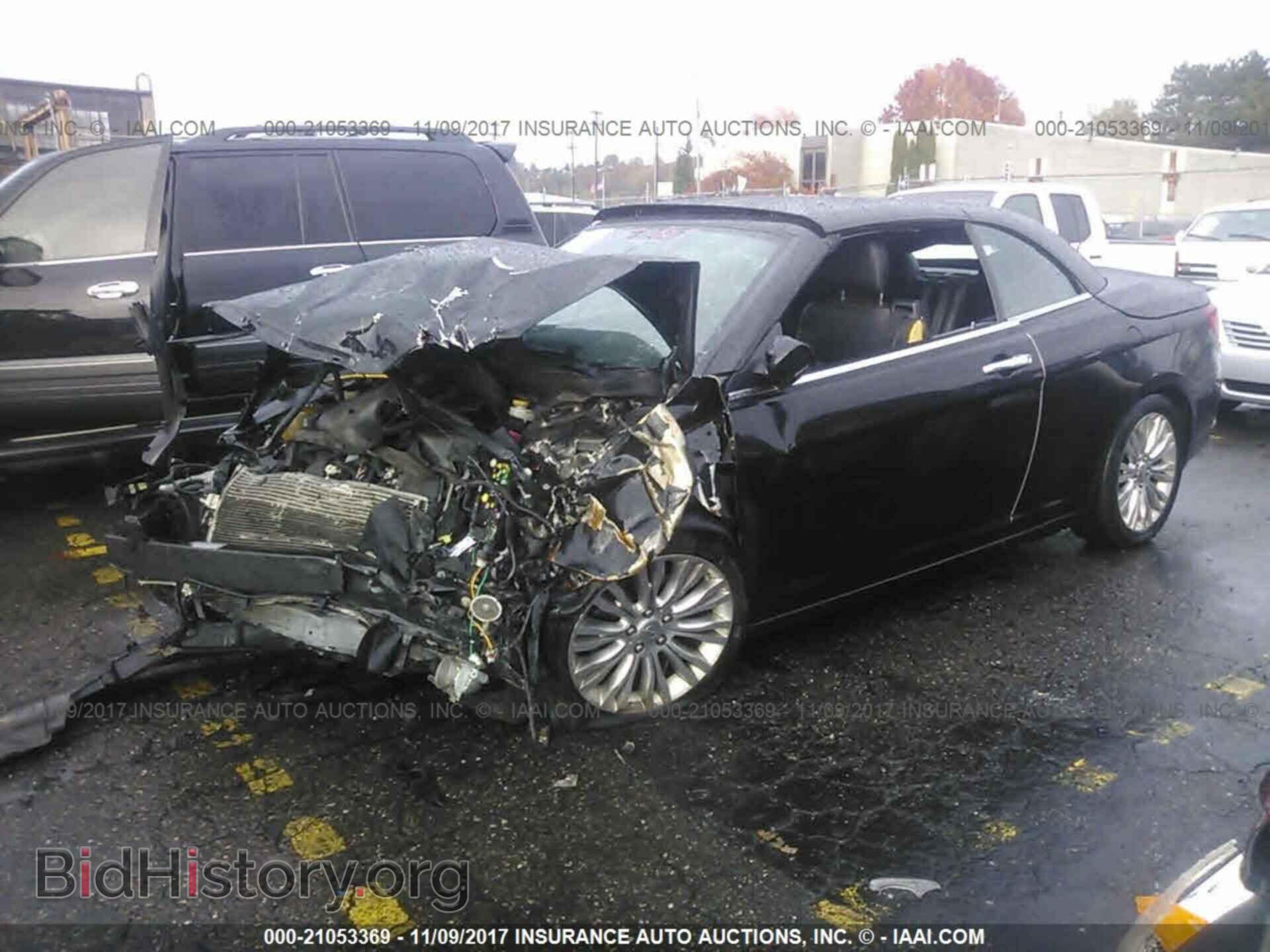 2011 Chrysler 200 - VIN: 1C3BC7EG0BN616404 - Фото 2