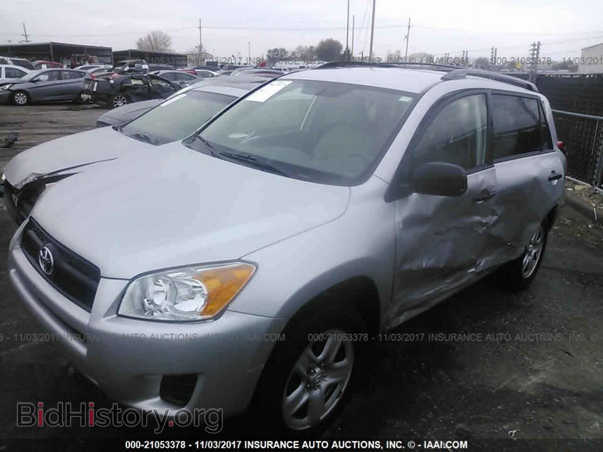 2011 Toyota Rav4 - VIN: 2T3BF4DV5BW147790 - Фото 2