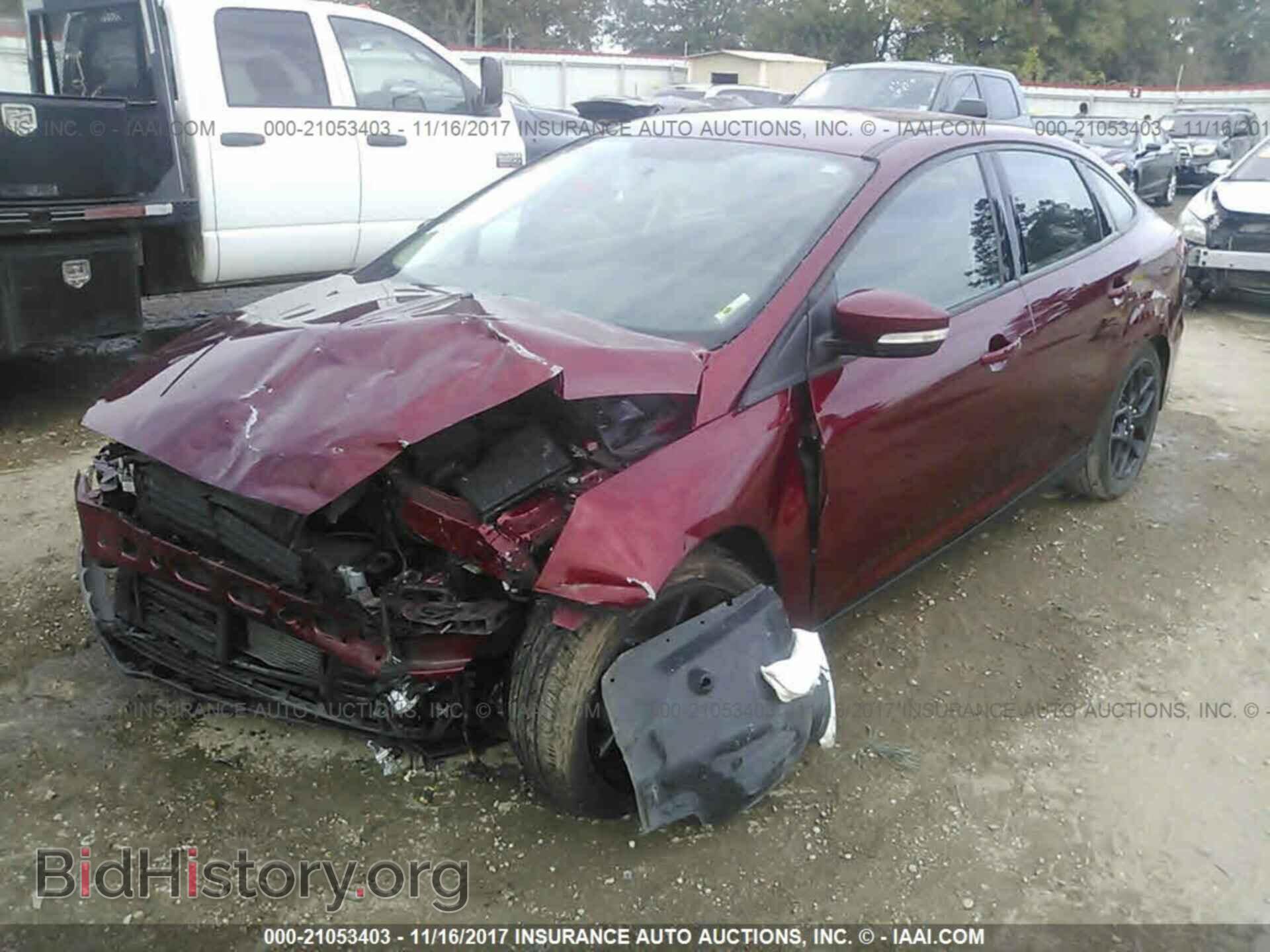 2016 Ford Focus - VIN: 1FADP3F21GL287841 - Photo 2