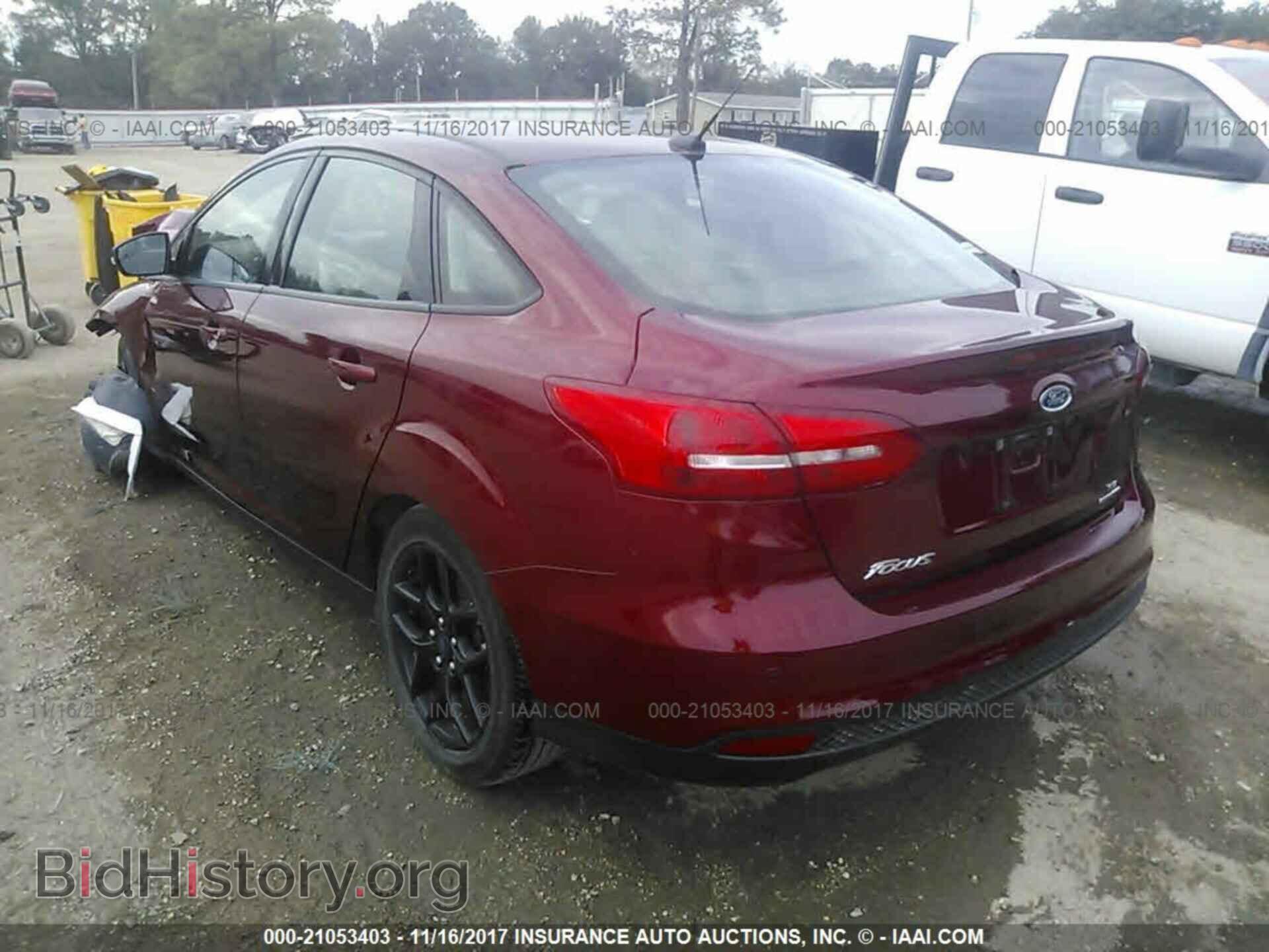 2016 Ford Focus - VIN: 1FADP3F21GL287841 - Photo 3