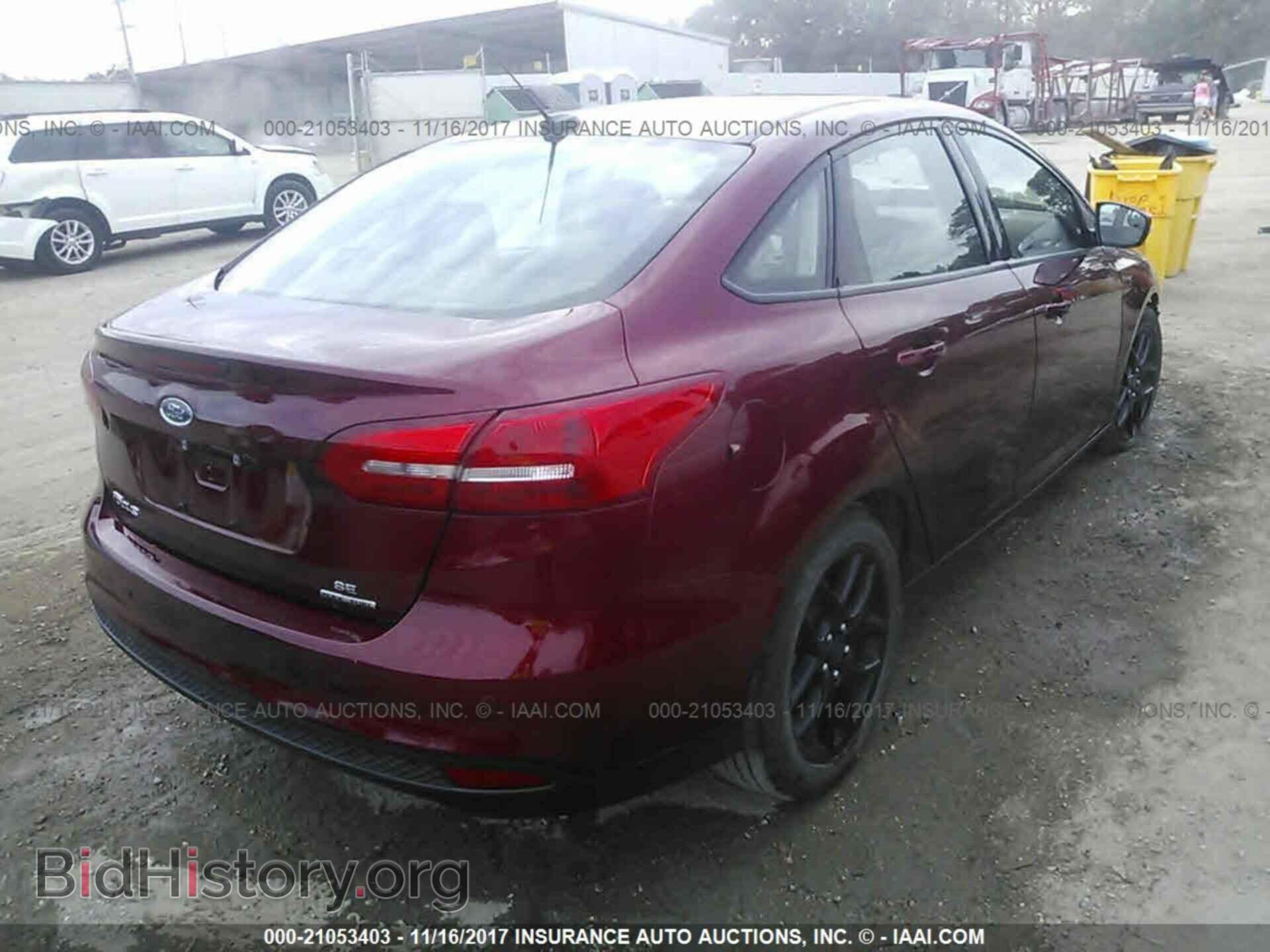 2016 Ford Focus - VIN: 1FADP3F21GL287841 - Photo 4