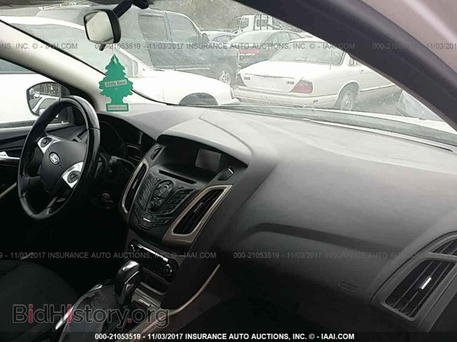 2012 Ford Focus - VIN: 1FAHP3H22CL358327 - Photo 5