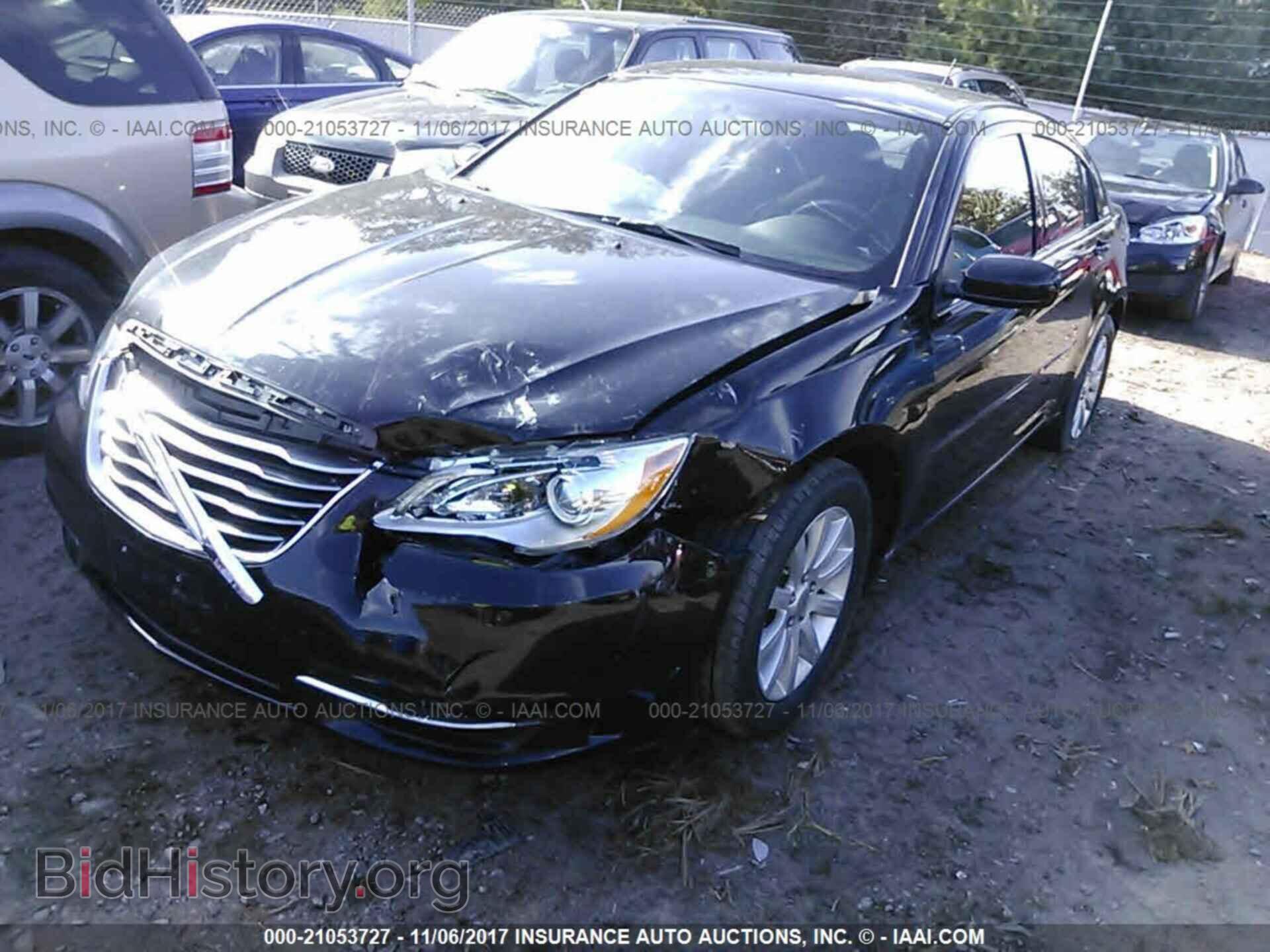 2013 Chrysler 200 - VIN: 1C3CCBBG3DN731755 - Photo 2