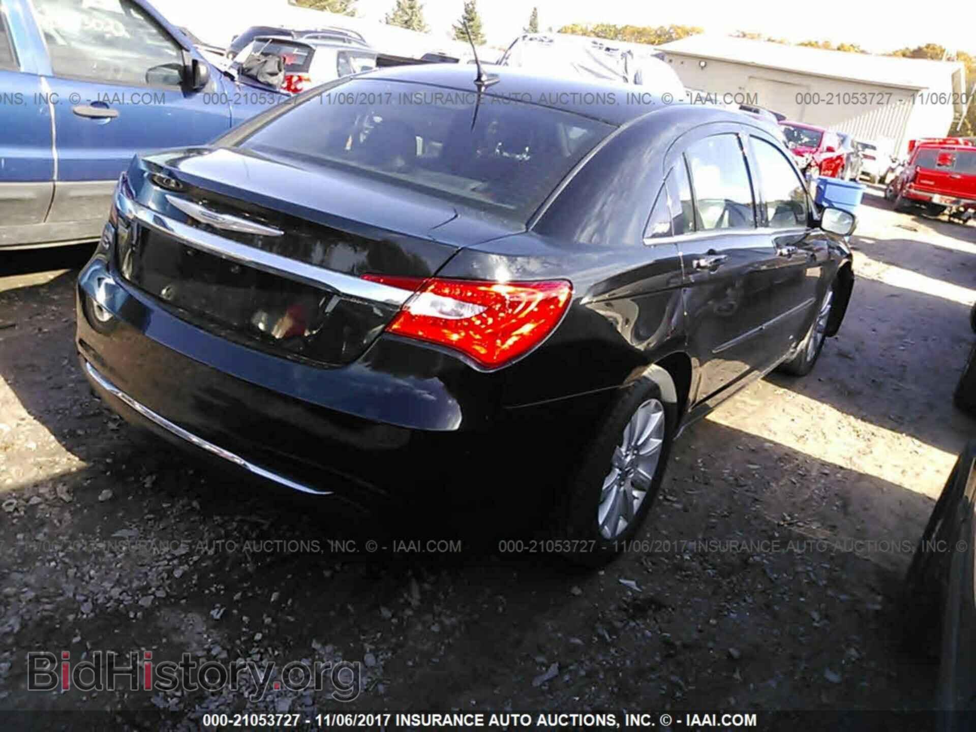 2013 Chrysler 200 - VIN: 1C3CCBBG3DN731755 - Photo 4