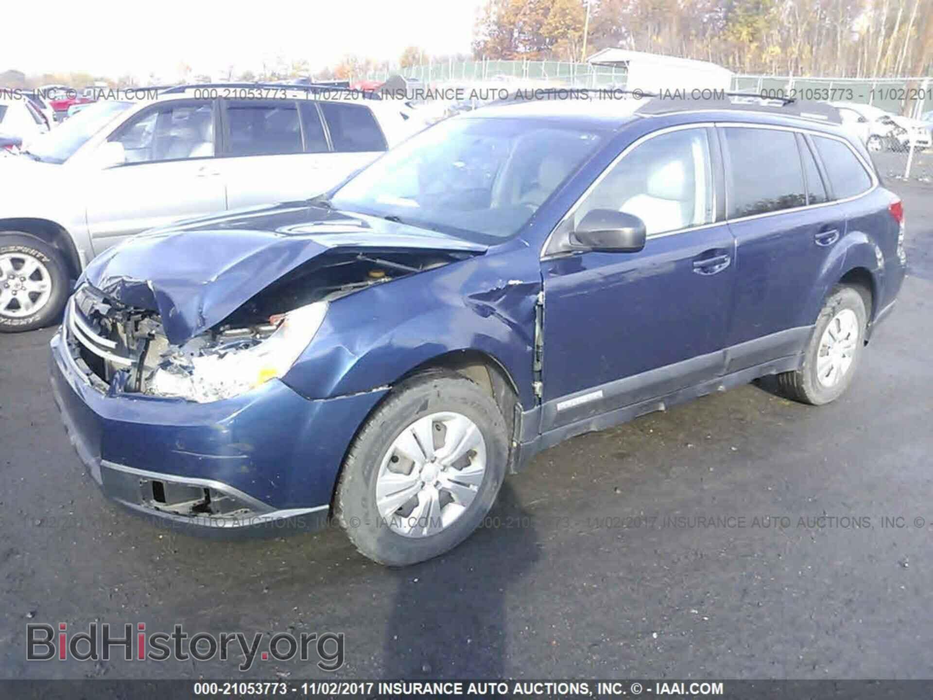 2011 Subaru Outback - VIN: 4S4BRBAC6B3423357 - Фото 2