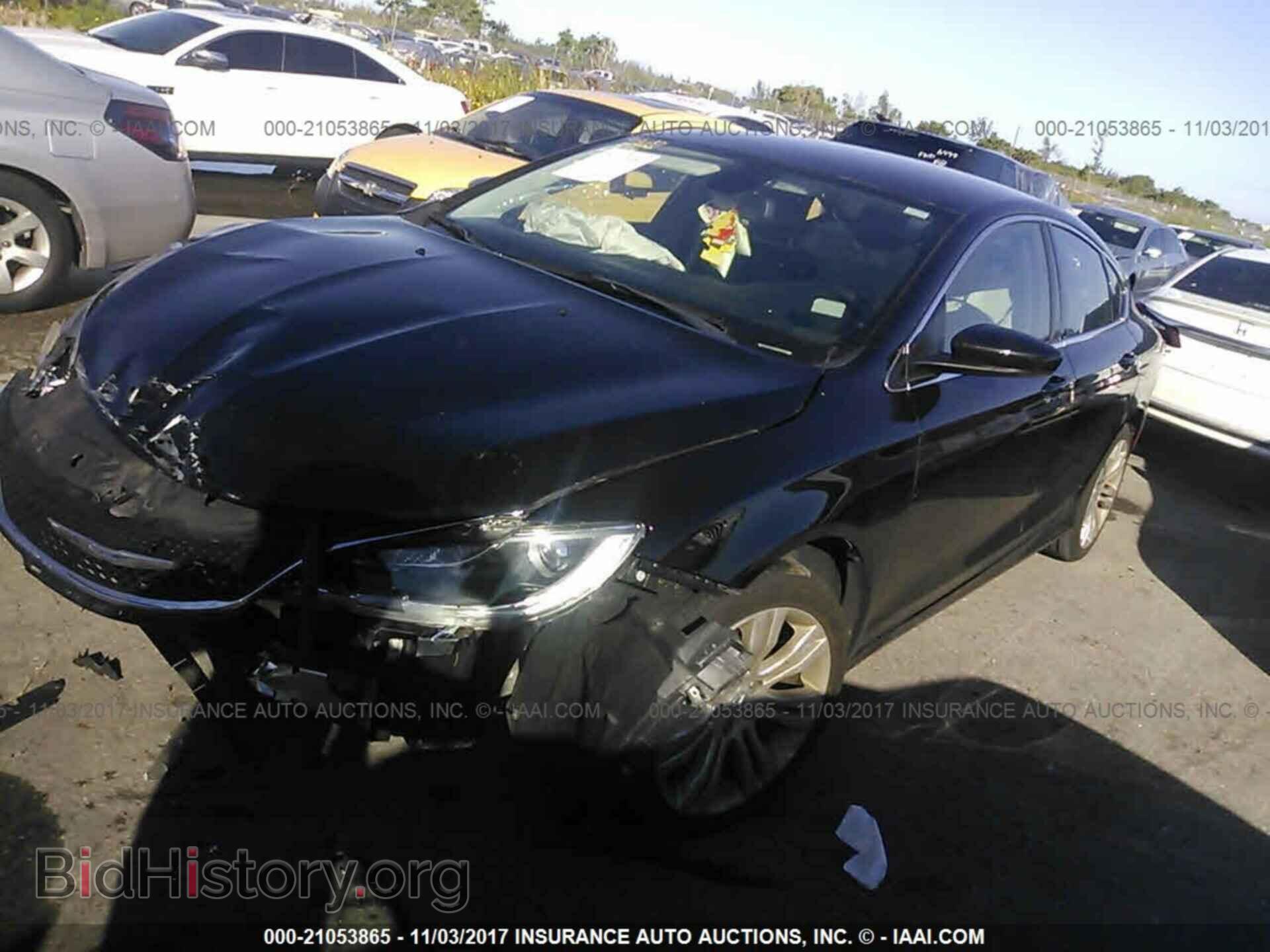 2015 Chrysler 200 - VIN: 1C3CCCAB1FN543282 - Photo 2