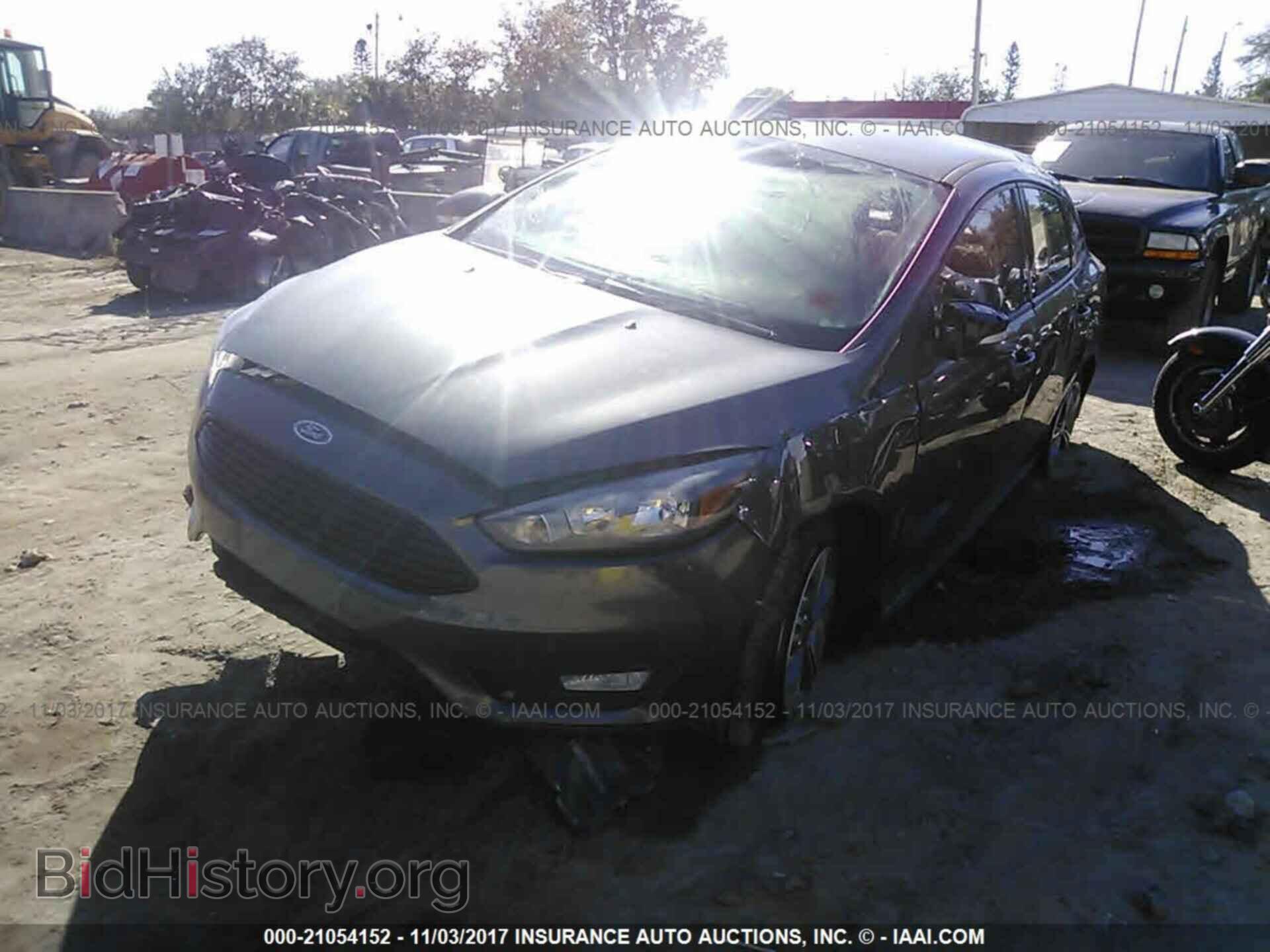 2017 Ford Focus - VIN: 1FADP3FE9HL266246 - Photo 2