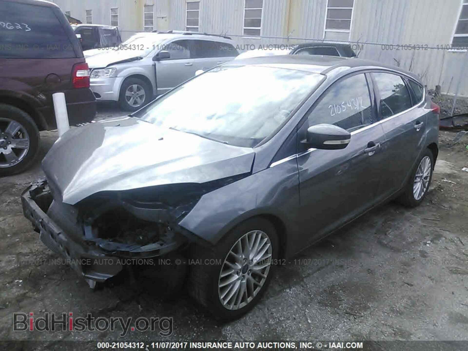 2012 Ford Focus - VIN: 1FAHP3M21CL135587 - Photo 2