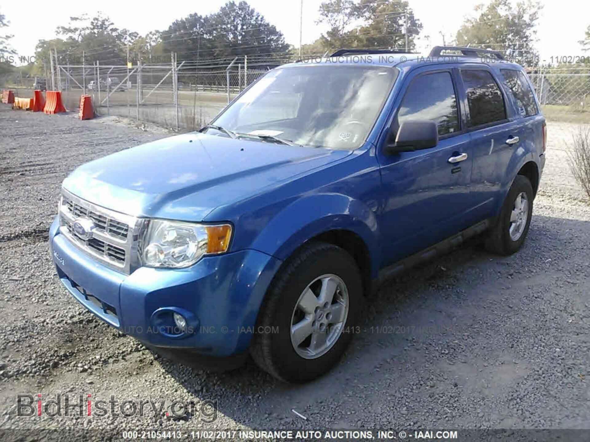 2011 Ford Escape - VIN: 1FMCU0D73BKC29249 - Photo 2