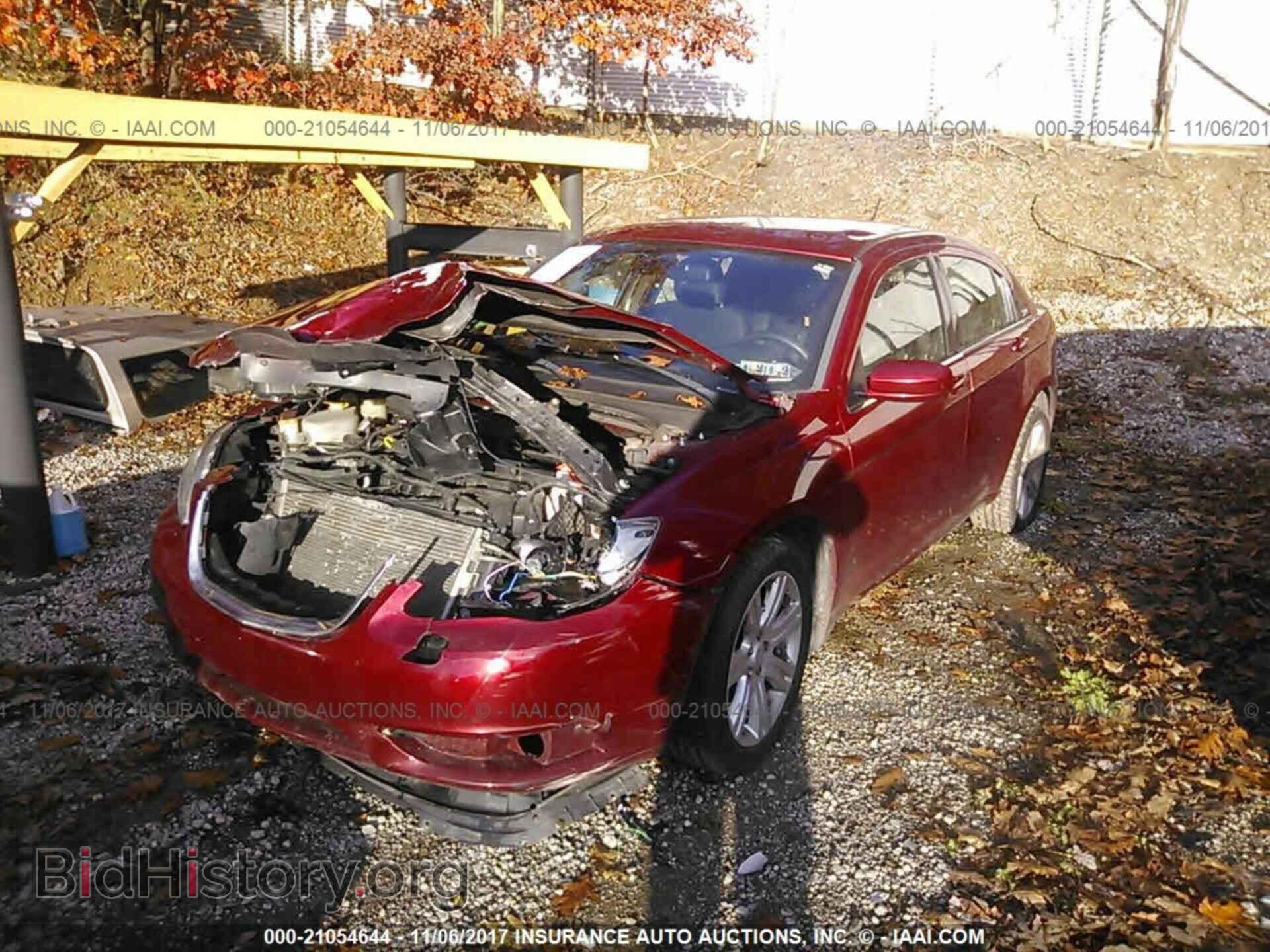 2013 Chrysler 200 - VIN: 1C3CCBAB9DN705120 - Фото 2