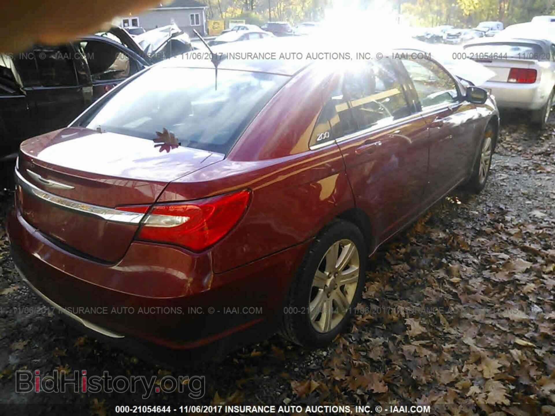 2013 Chrysler 200 - VIN: 1C3CCBAB9DN705120 - Фото 4