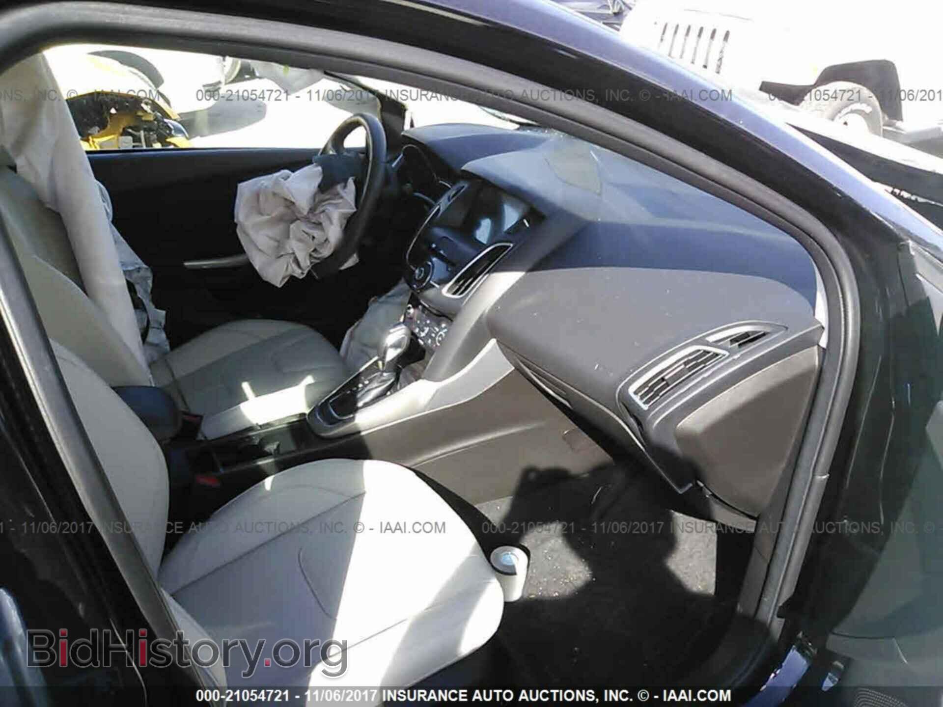 2016 Ford Focus - VIN: 1FADP3J28GL232794 - Фото 5