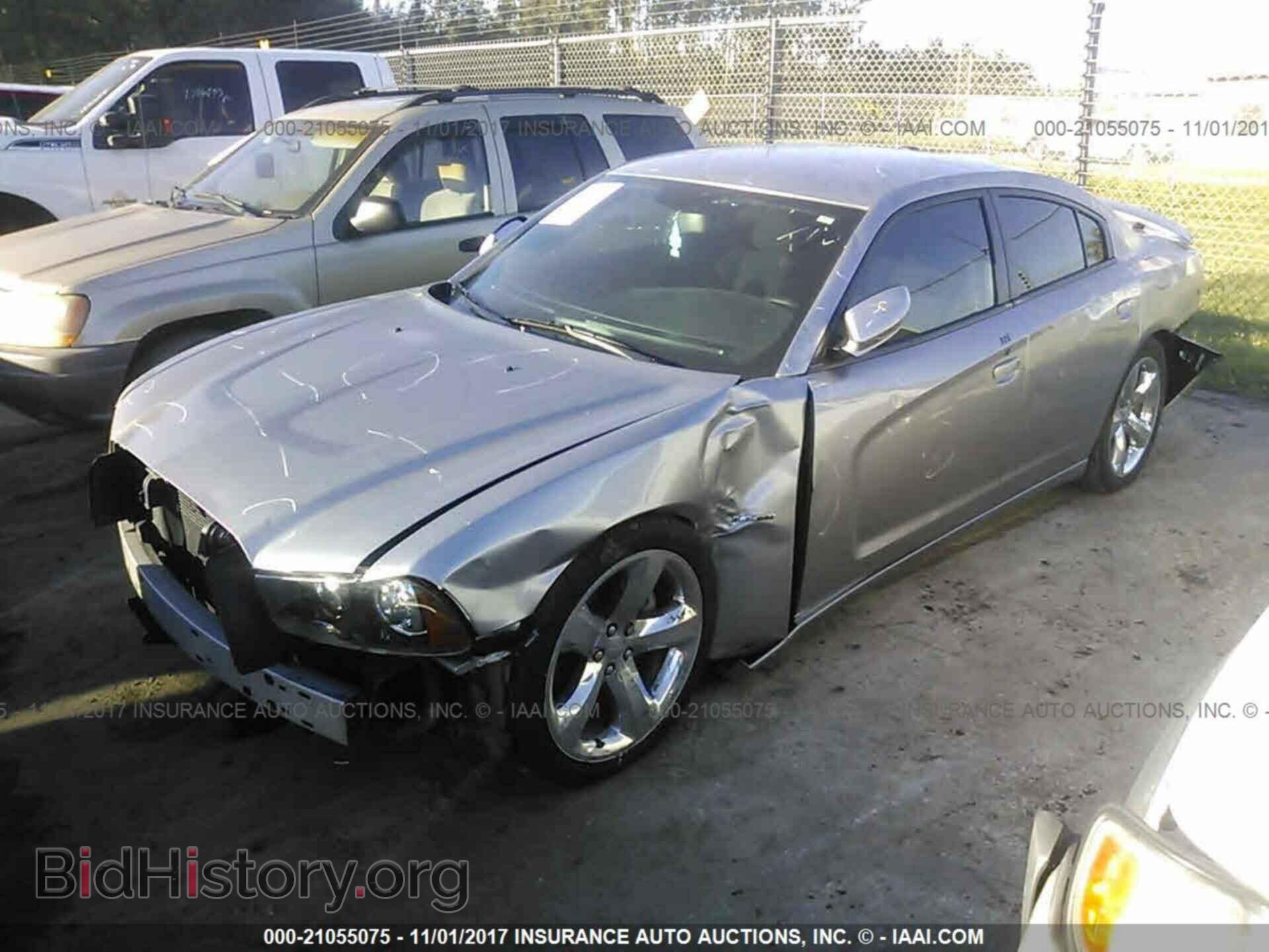 2014 Dodge Charger - VIN: 2C3CDXCT9EH303463 - Photo 2