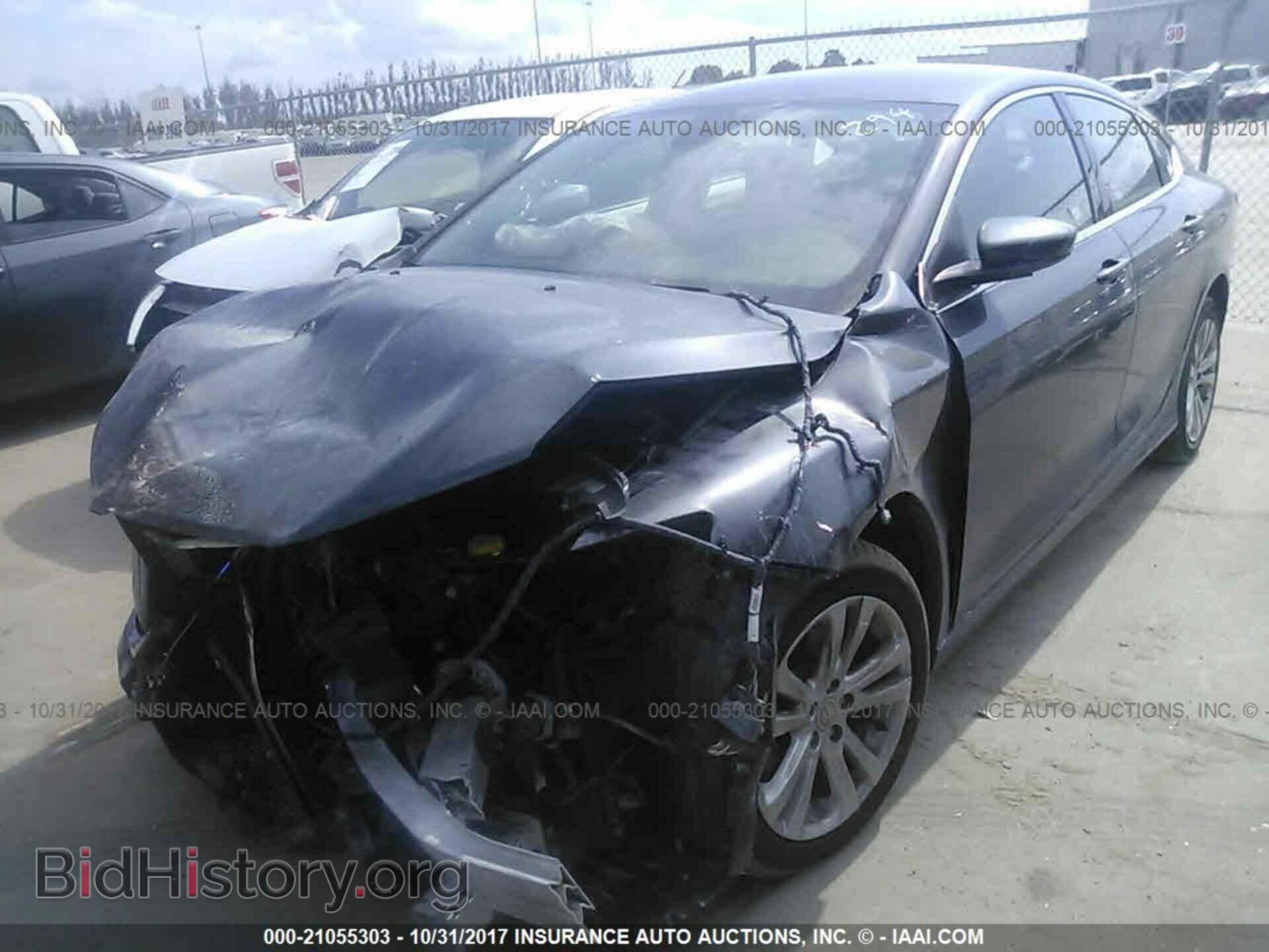 2015 Chrysler 200 - VIN: 1C3CCCAB2FN718557 - Photo 2