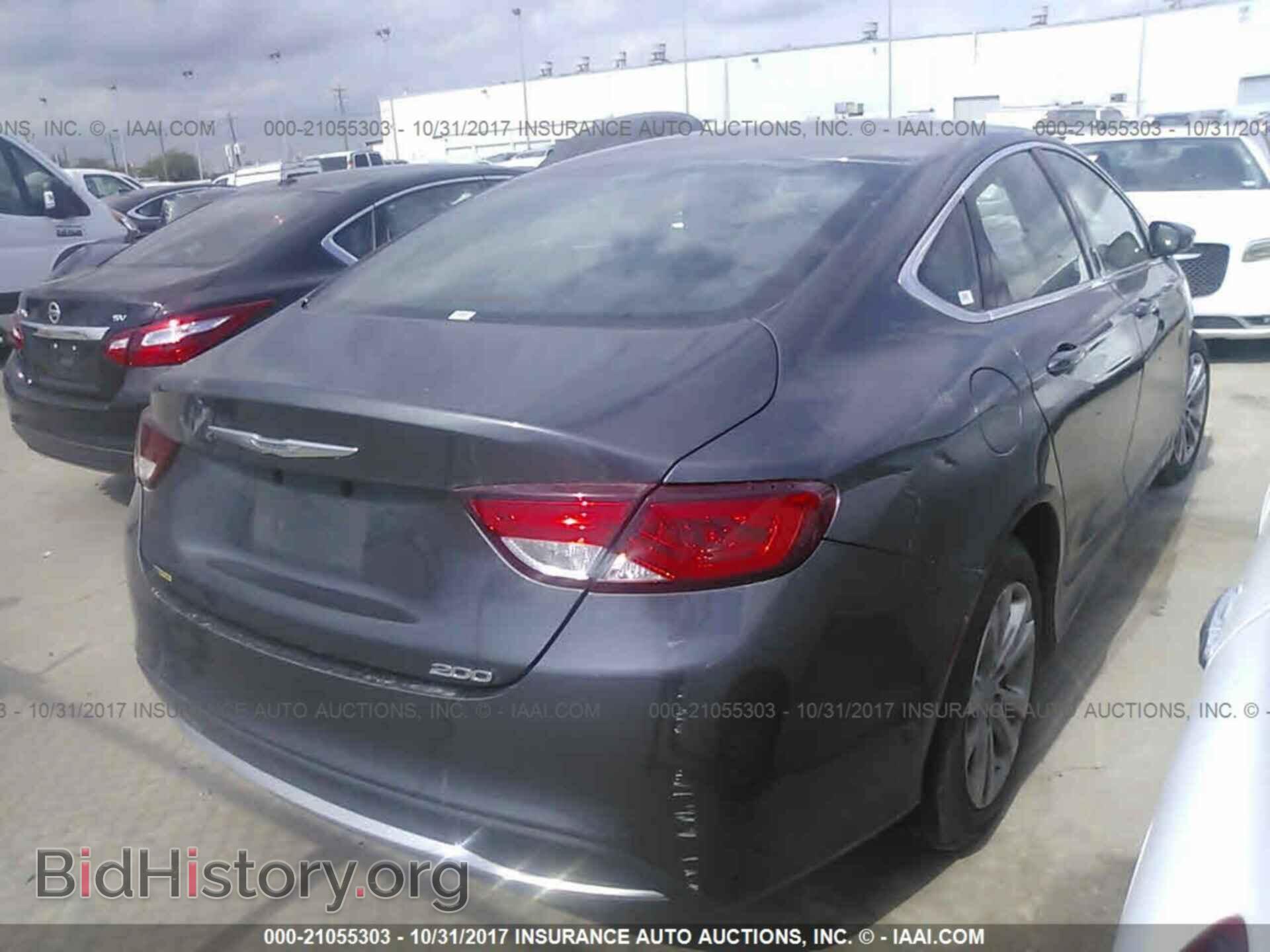 2015 Chrysler 200 - VIN: 1C3CCCAB2FN718557 - Photo 4